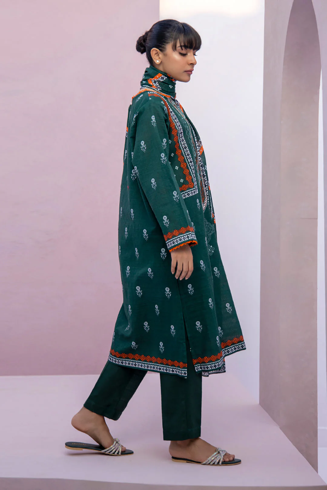 Kurta Dupatta Trouser - 1527 - Image 3