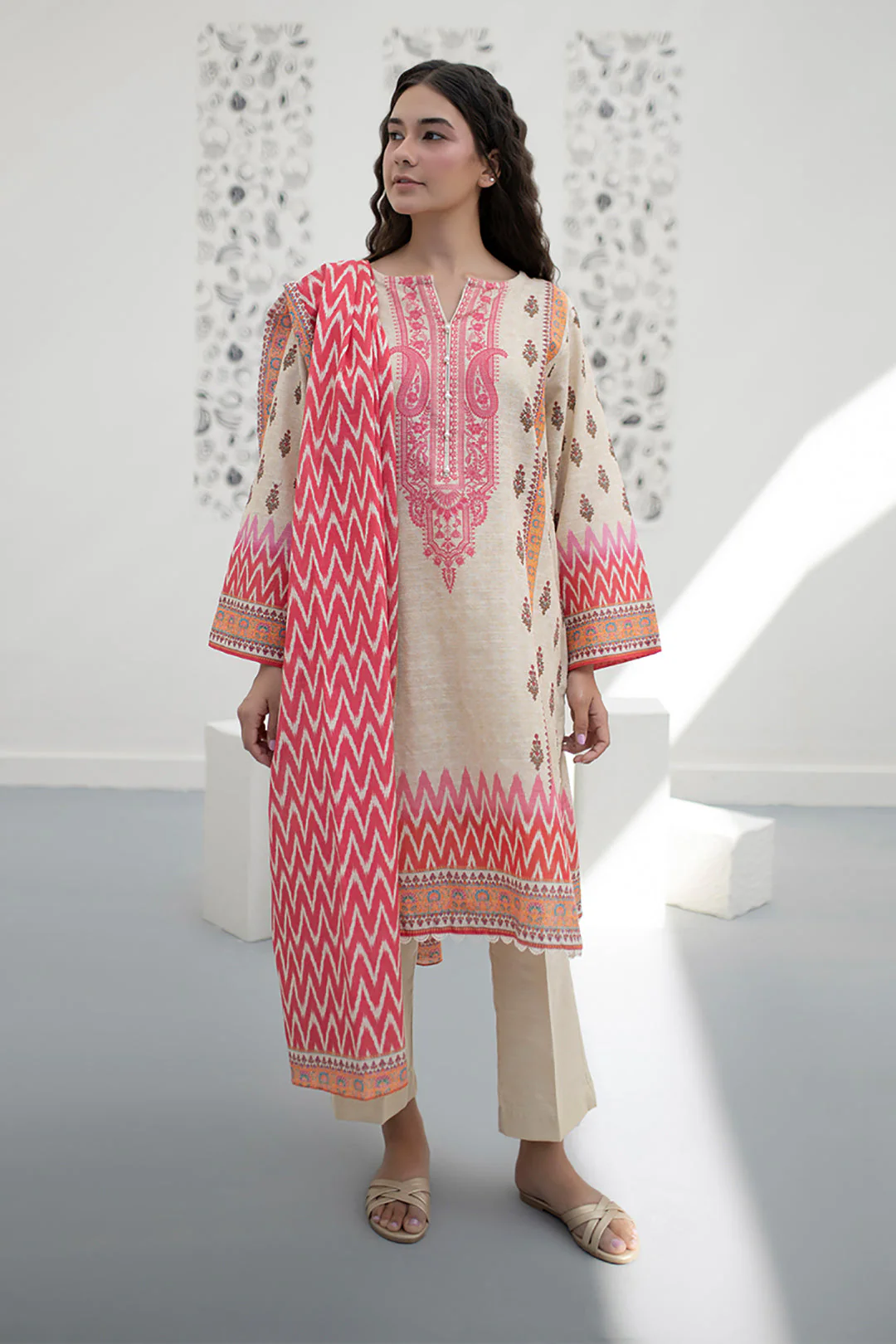 Kurta Dupatta Trouser - 1528 - Image 2