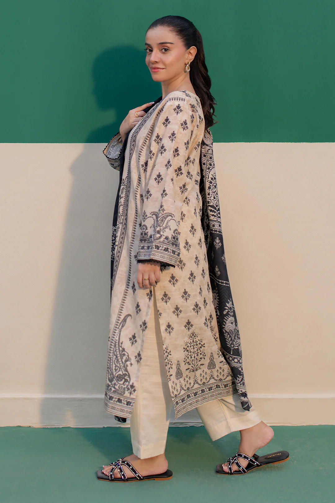 Kurta Dupatta Trouser - 2944 - Image 4