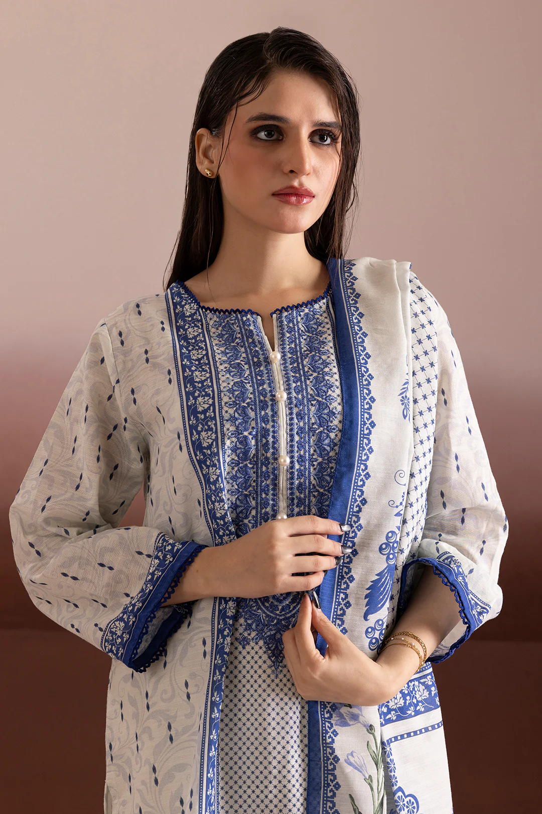 Embroidered Kurta Dupatta Trouser - 3174 - Image 2