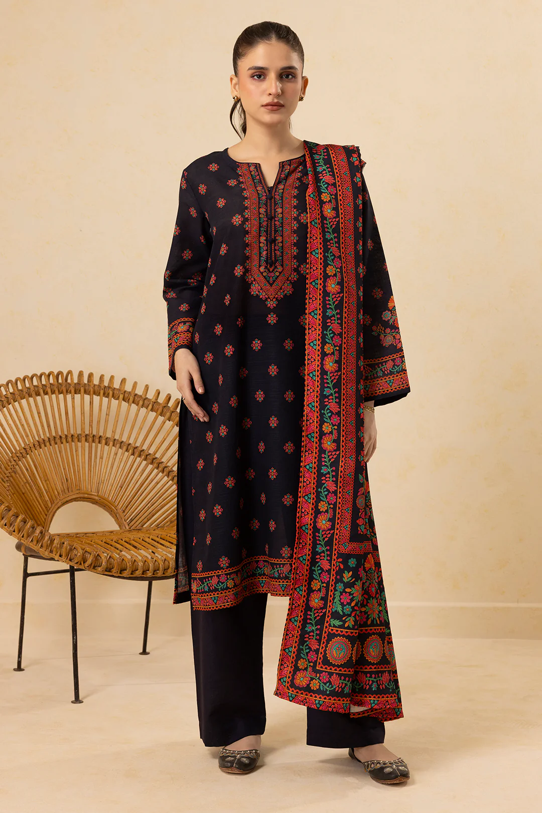 Kurta Dupatta Trouser - 2696 - Image 3