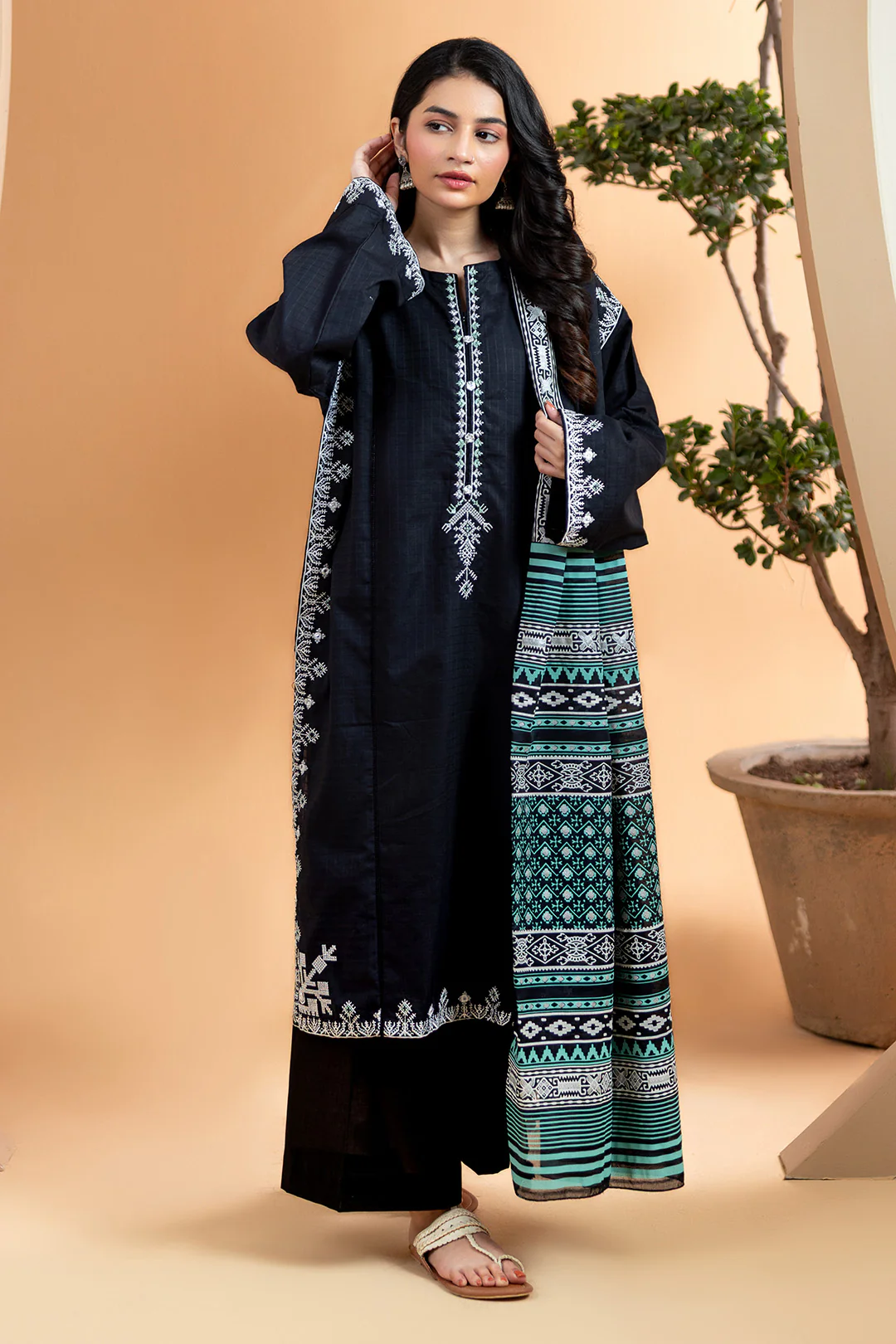 Embroidered Kurta Dupatta - 2505 - Image 4
