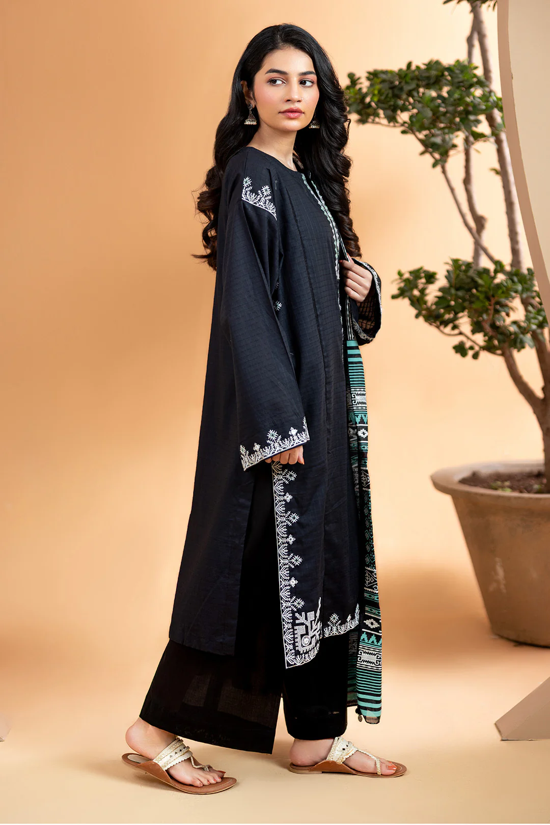 Embroidered Kurta Dupatta - 2505 - Image 5