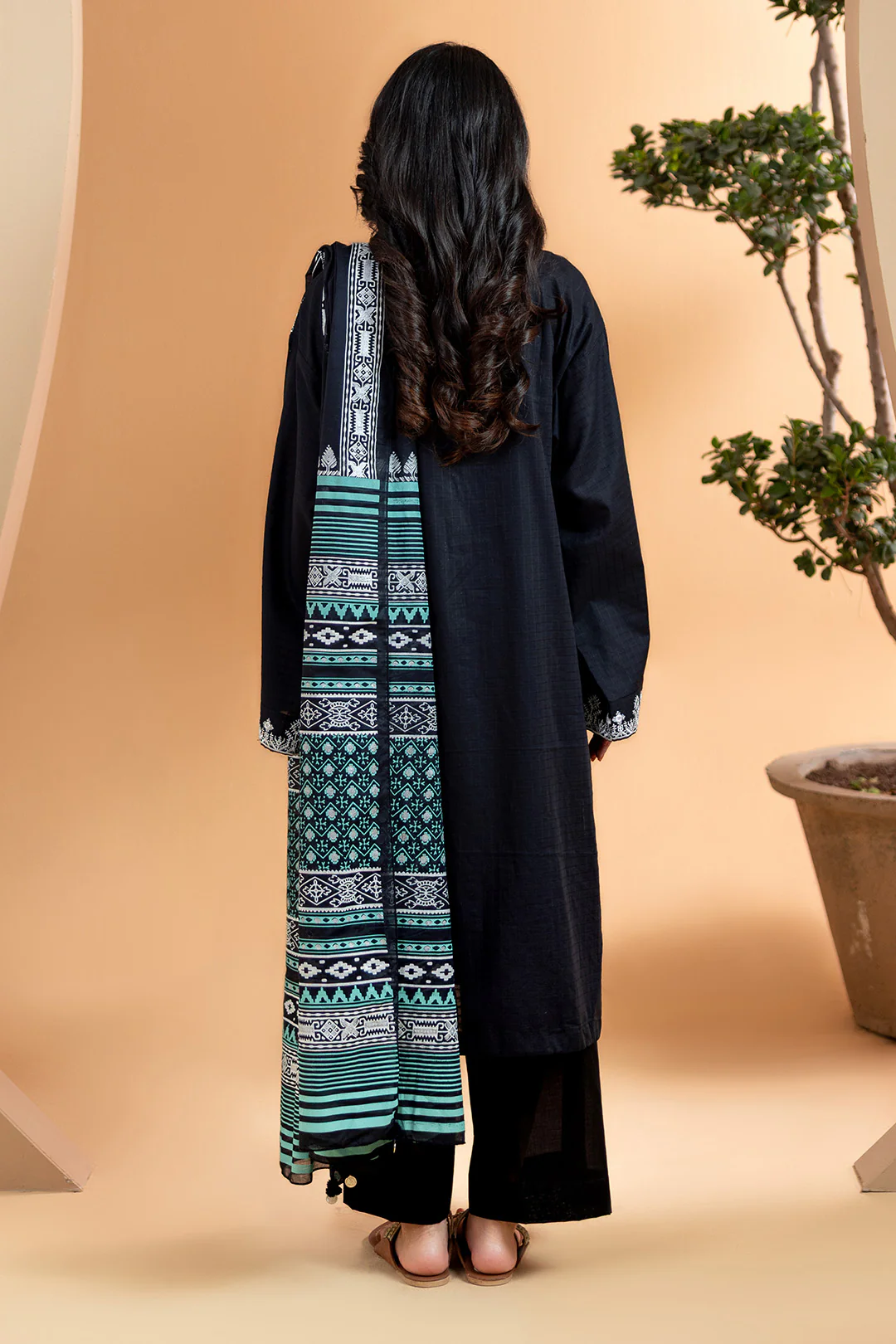 Embroidered Kurta Dupatta - 2505 - Image 8