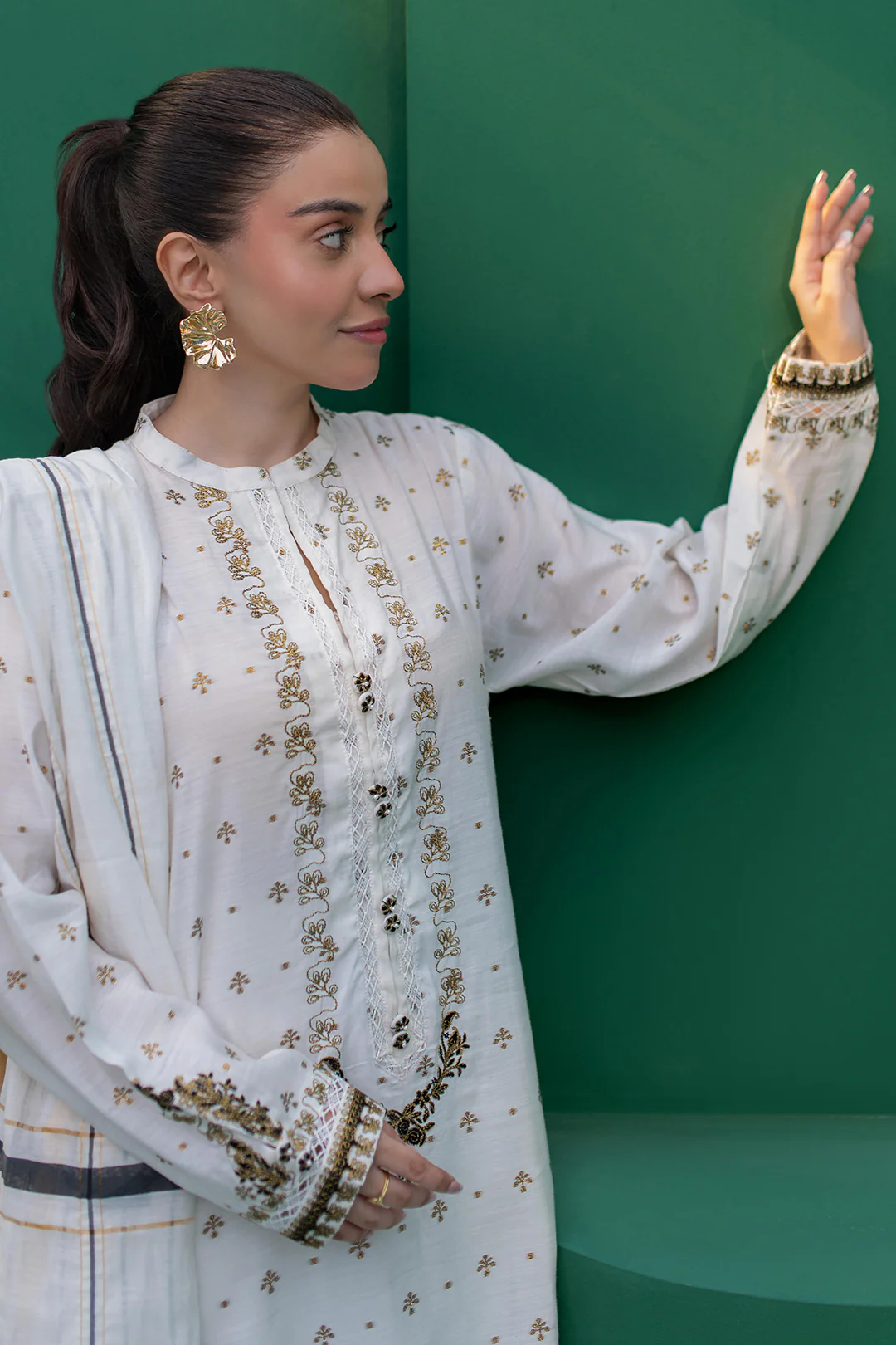 Embroidered Kurta Dupatta - 1978 - Image 7