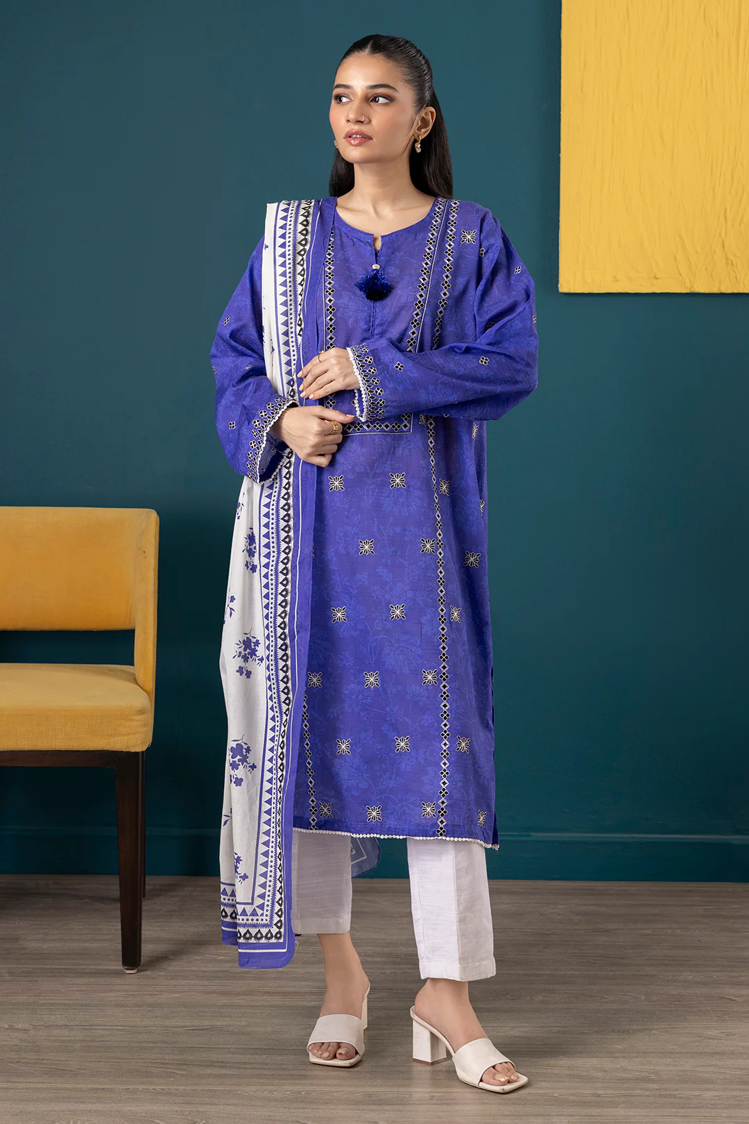 Embroidered Kurta Dupatta - 2230 - Image 3