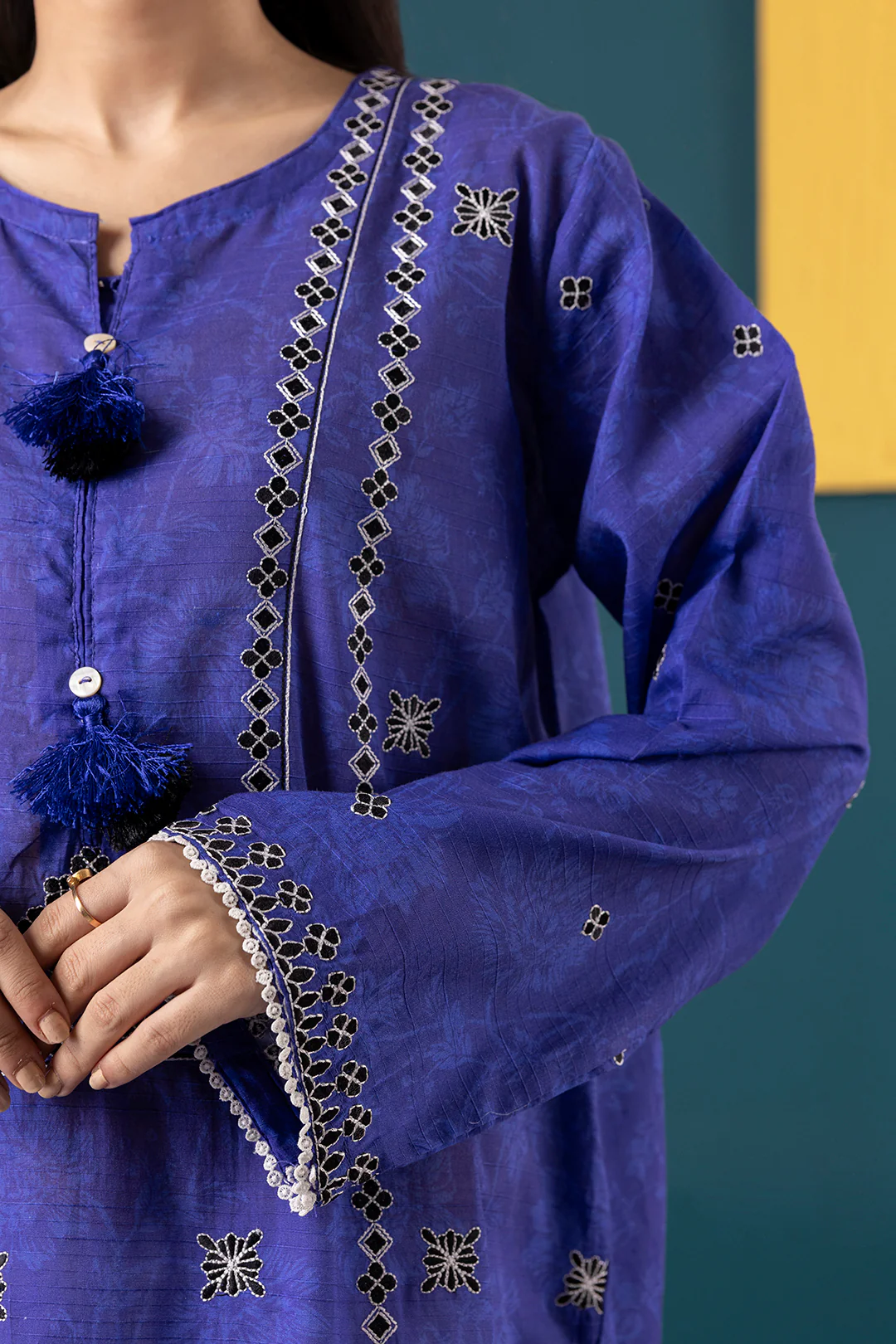 Embroidered Kurta Dupatta - 2230 - Image 5