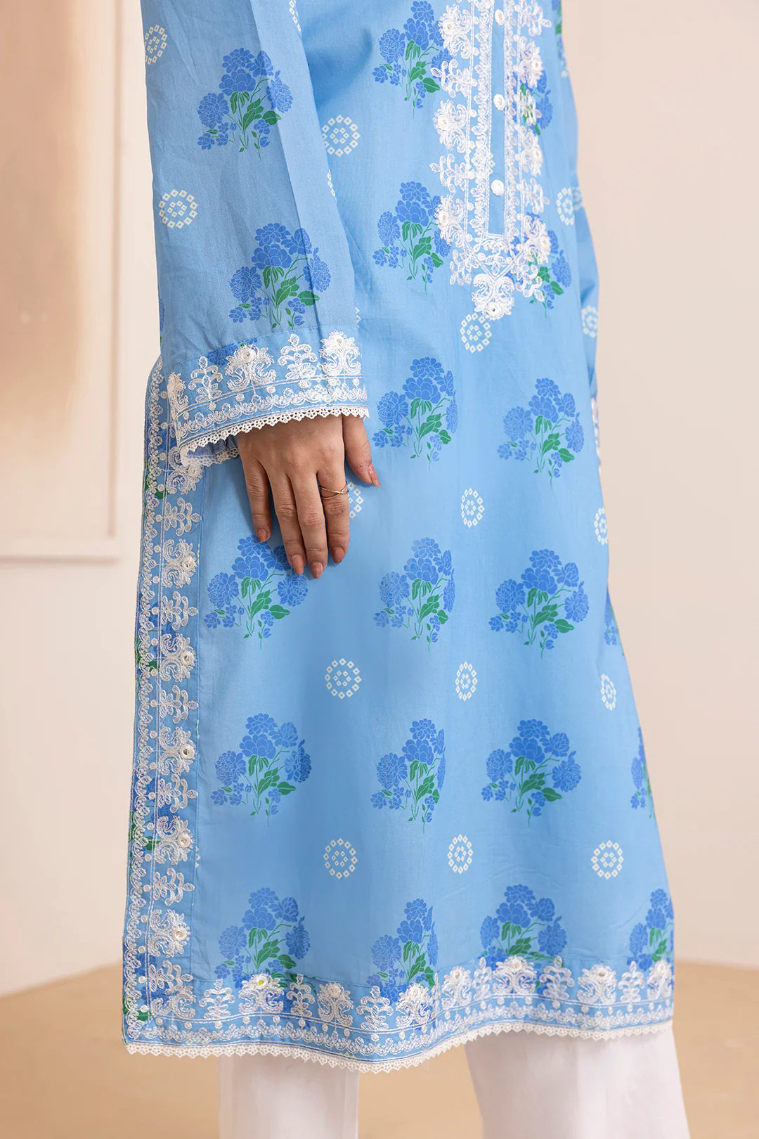 Embroidered Kurta Dupatta - 2232 - Image 6