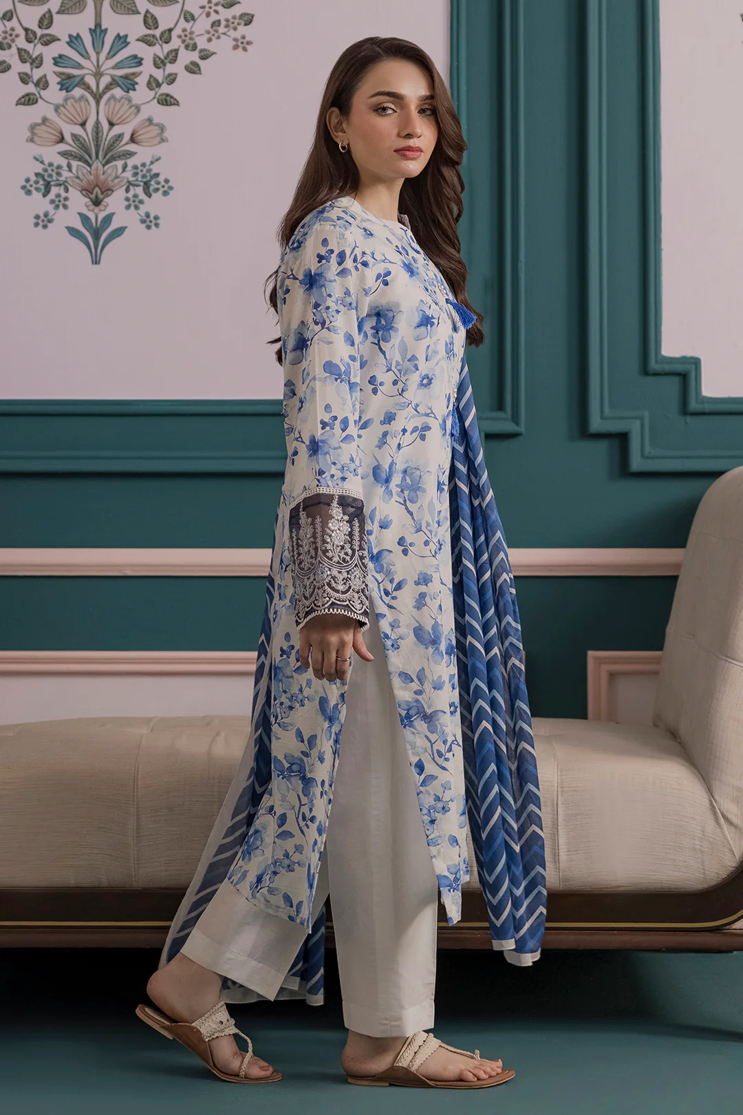 Embroidered Kurta Dupatta - 2233 - Image 4