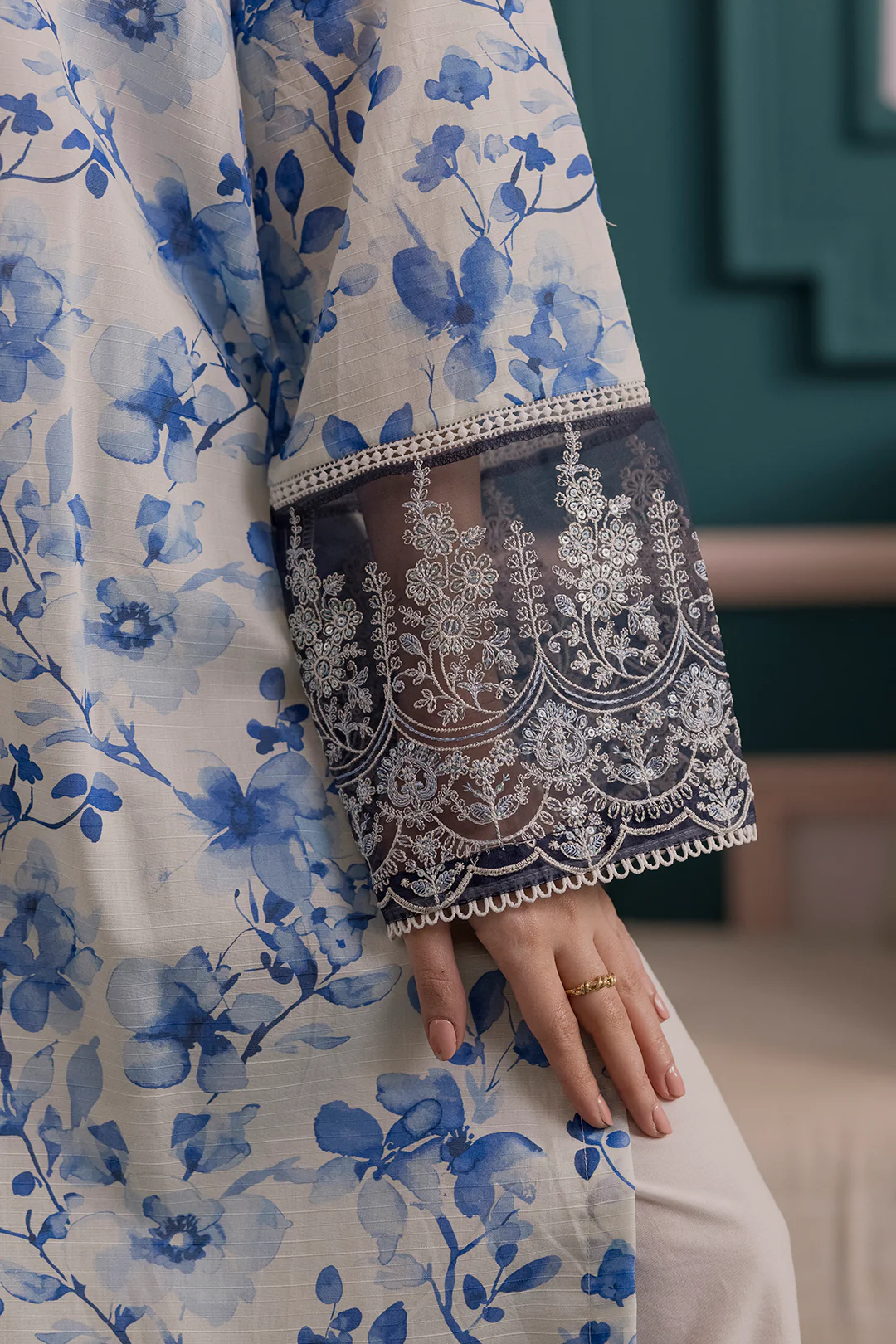 Embroidered Kurta Dupatta - 2233 - Image 5