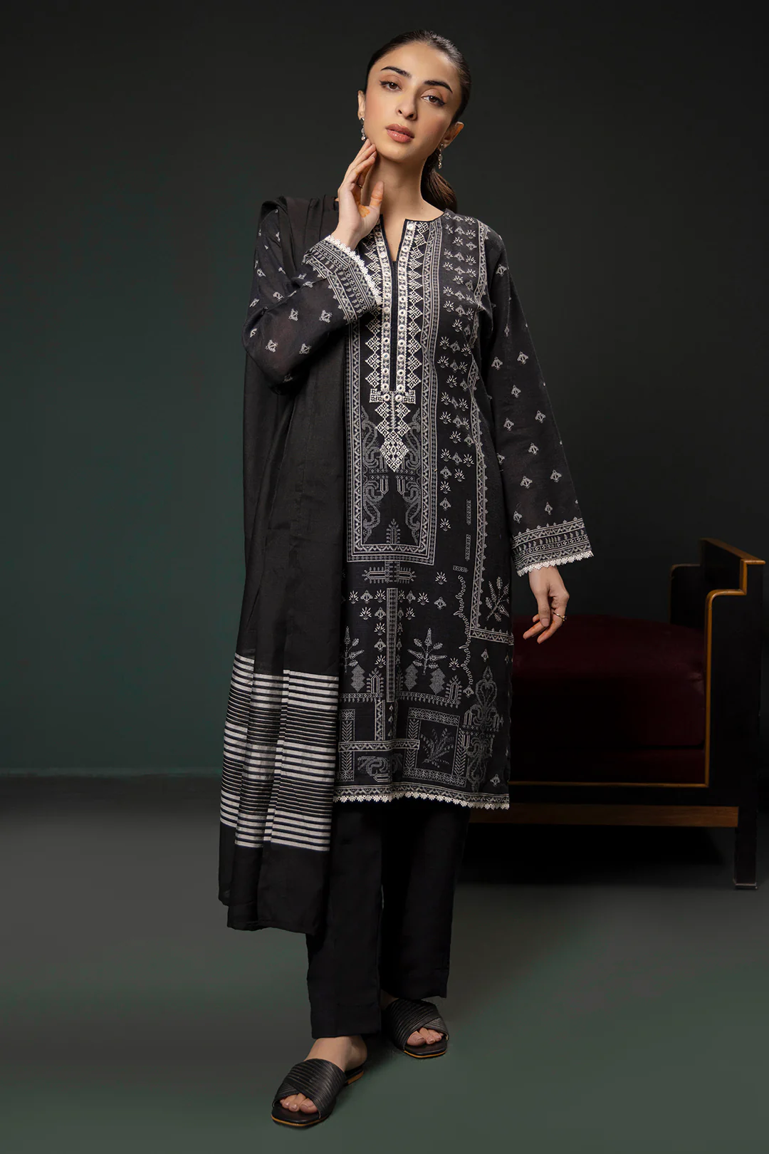 Embroidered Kurta Dupatta - 1493 - Image 5