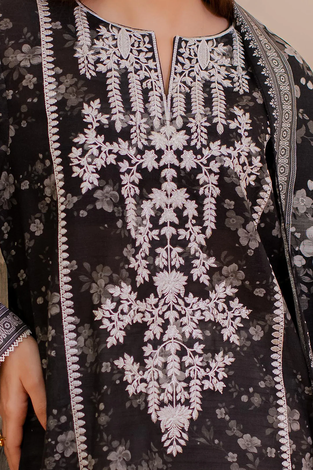 Embroidered Kurta Dupatta - 2995 - Image 4