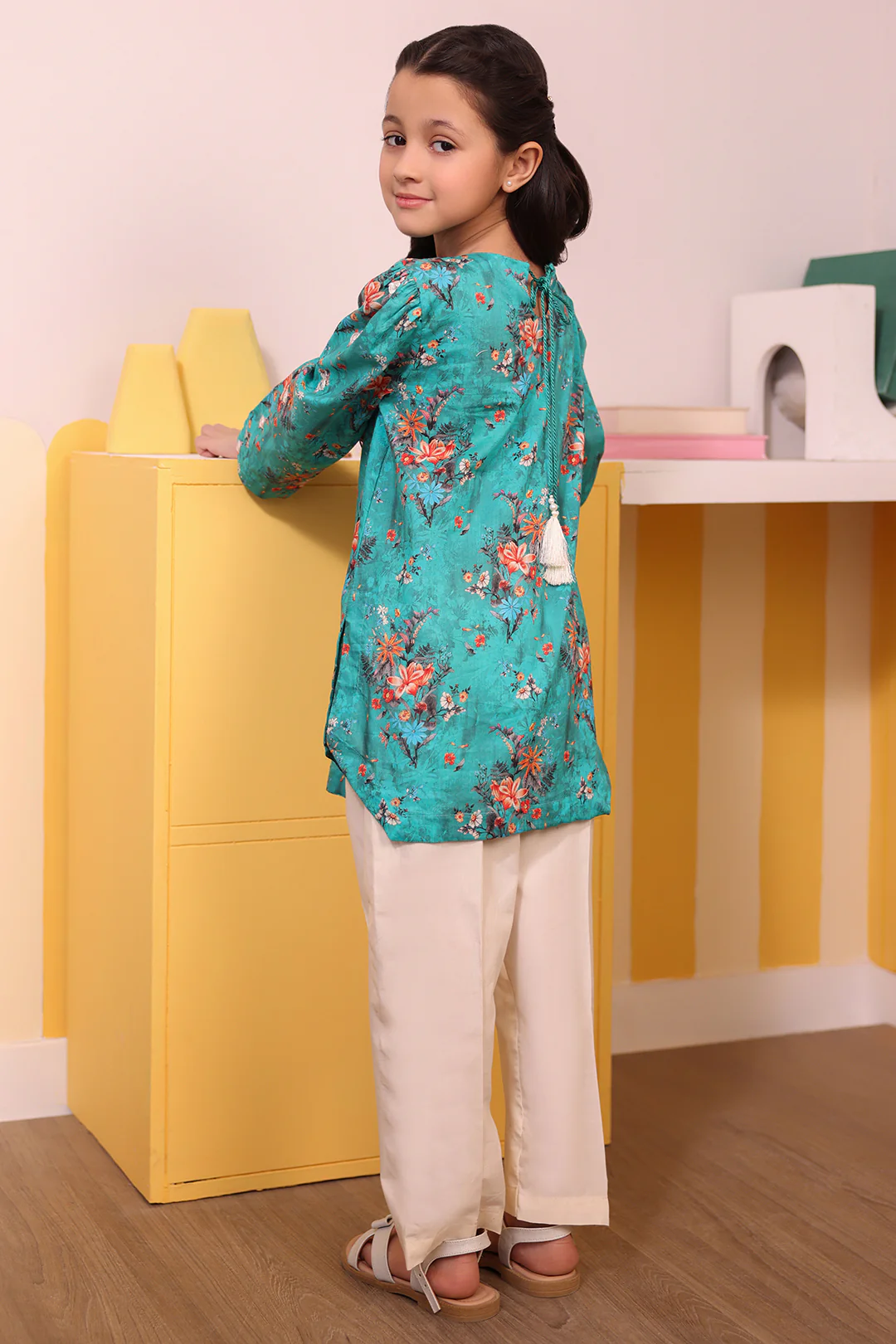 Embroidered Kurta - 1454 - Image 5