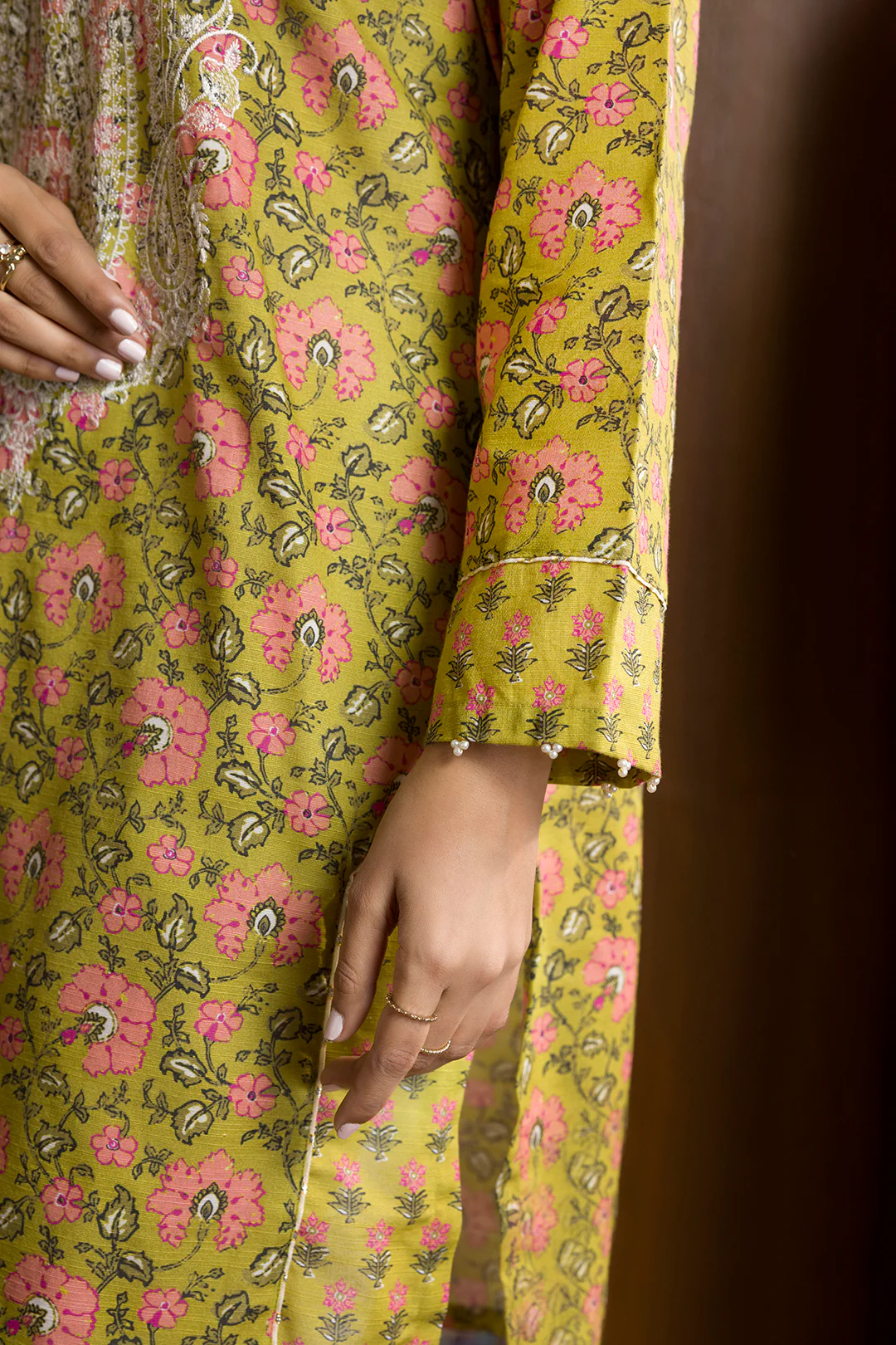 Embroidered Kurta Shawl - 3036 - Image 10