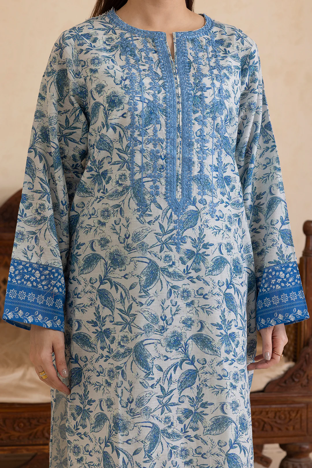Embroidered Kurta Shawl - 3081 - Image 7