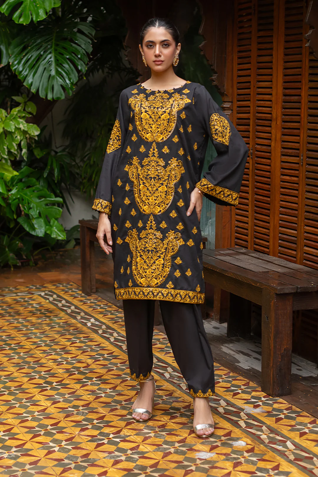 Embroidered Kurta Trouser - 3234 - Image 3