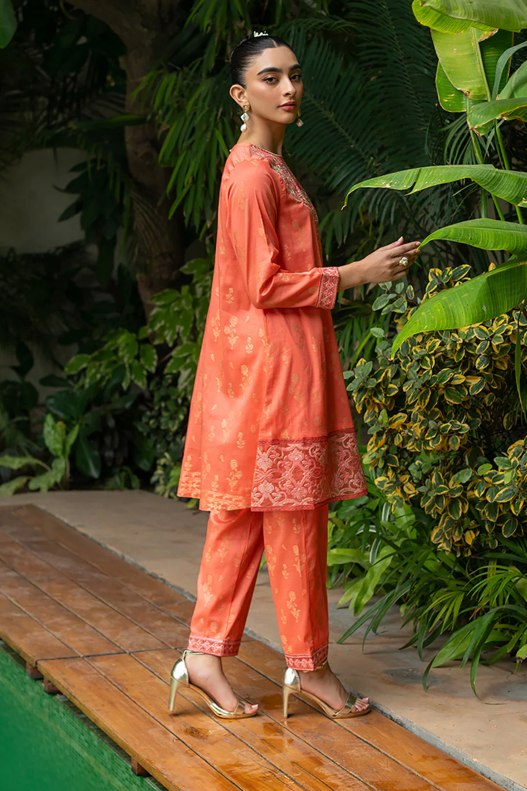 Embroidered Kurta Trouser - 3261 - Image 4