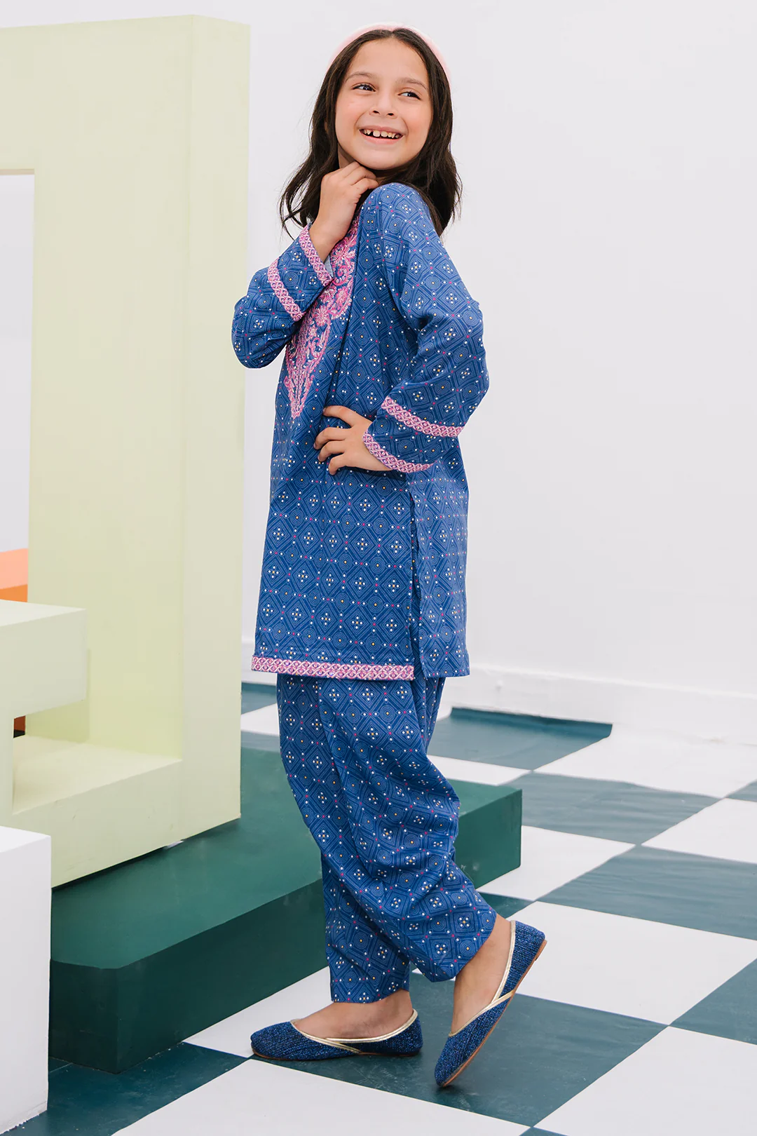 Embroidered Kurta Trouser - 2434 - Image 3