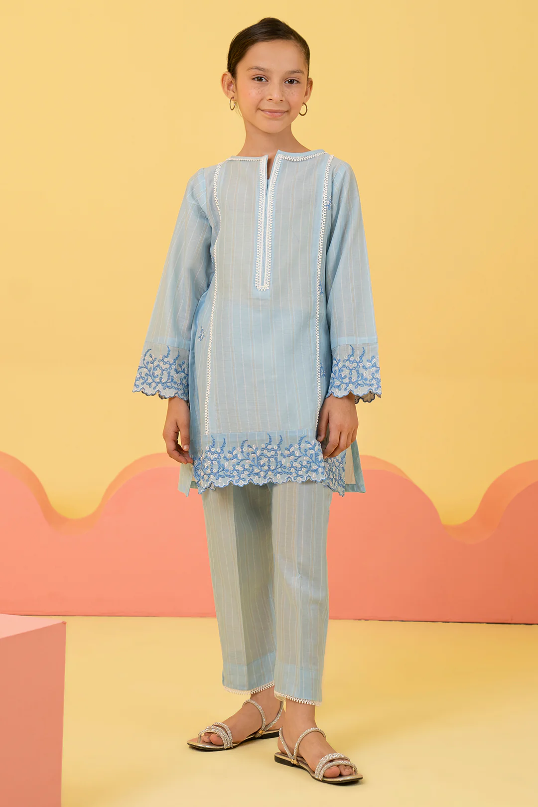 Embroidered Kurta Trouser - 2115 - Image 2