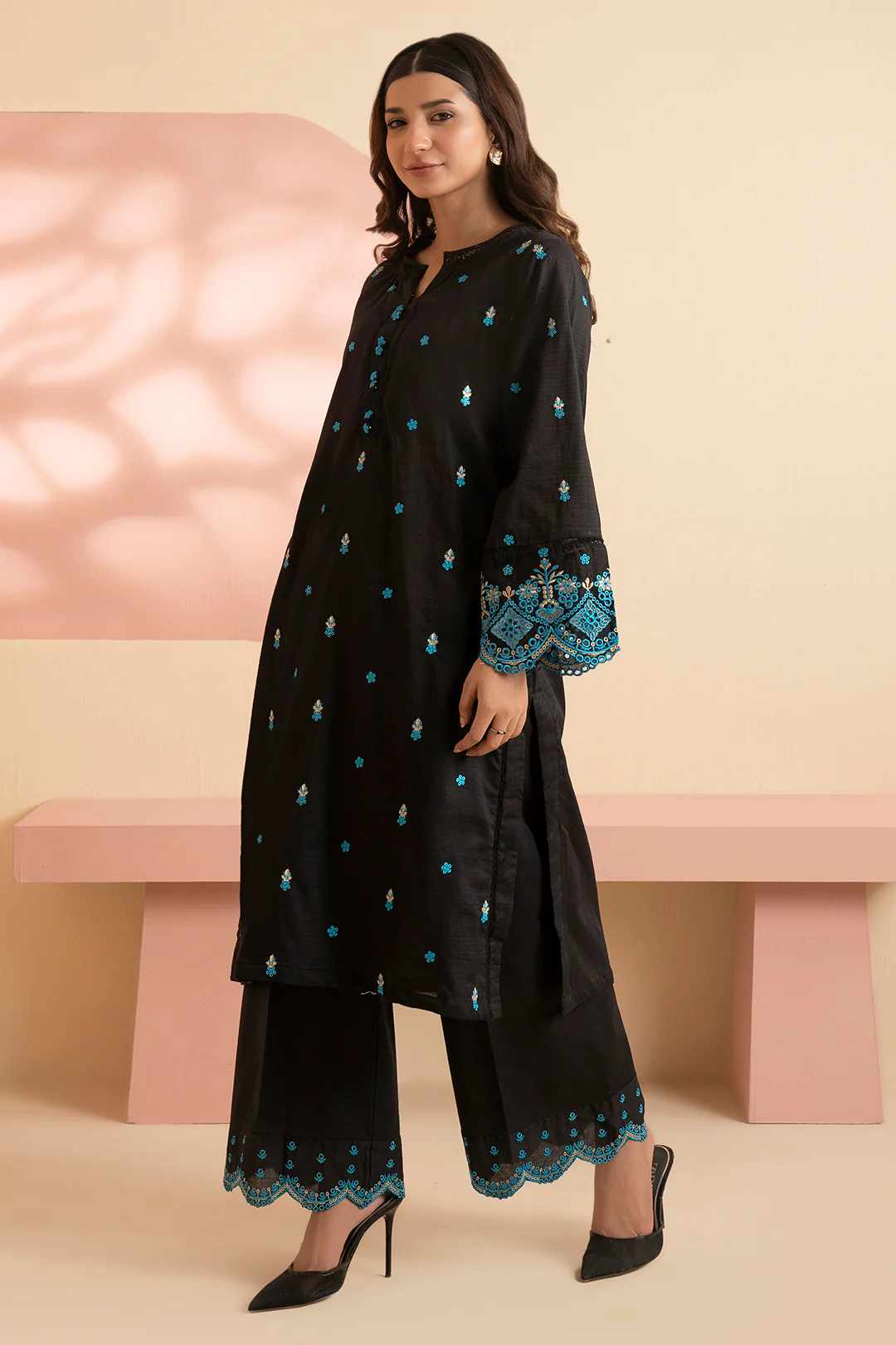 Embroidered Kurta Trouser - 3319 - Image 8