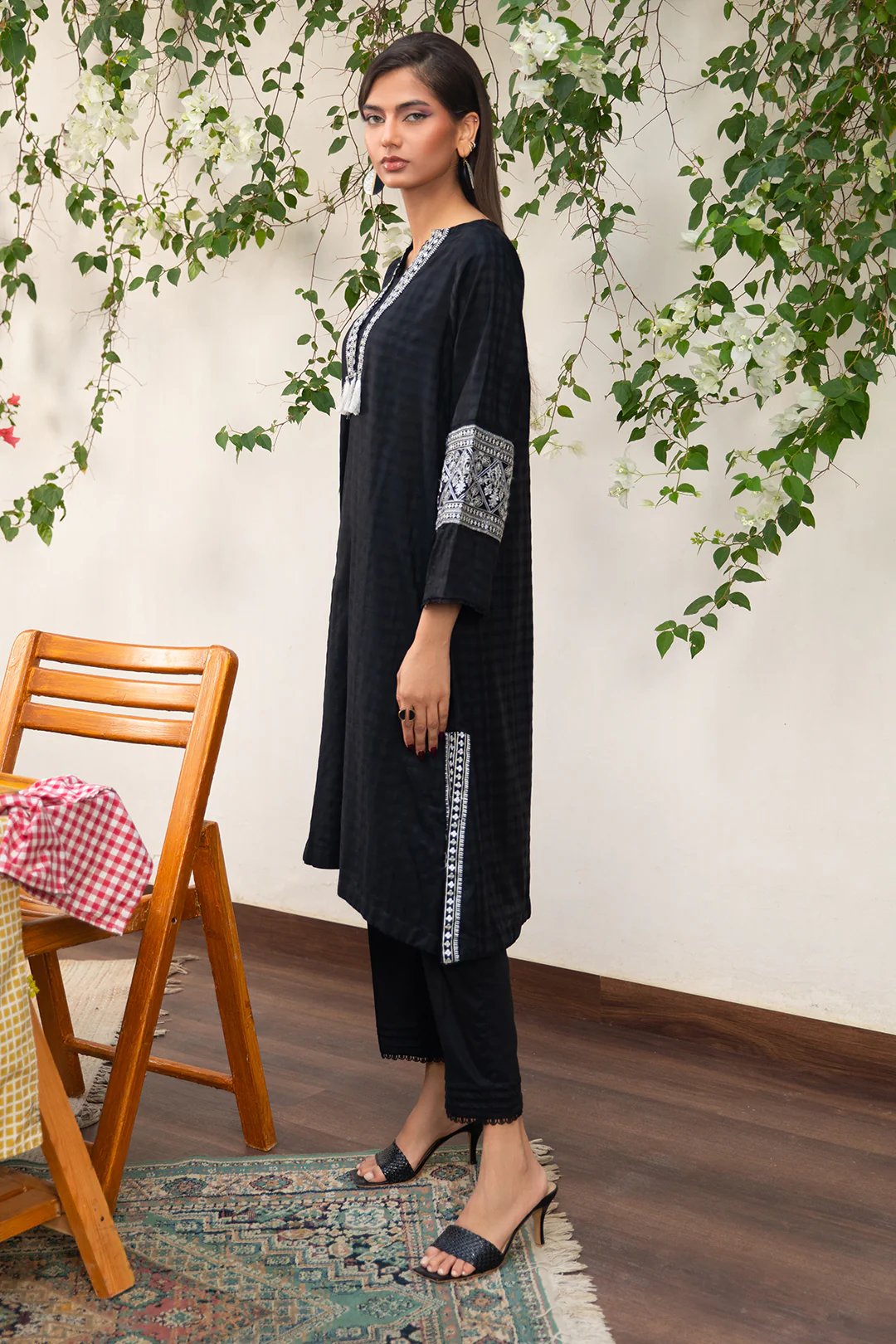 Embroidered Kurta Trouser - 1239 - Image 3