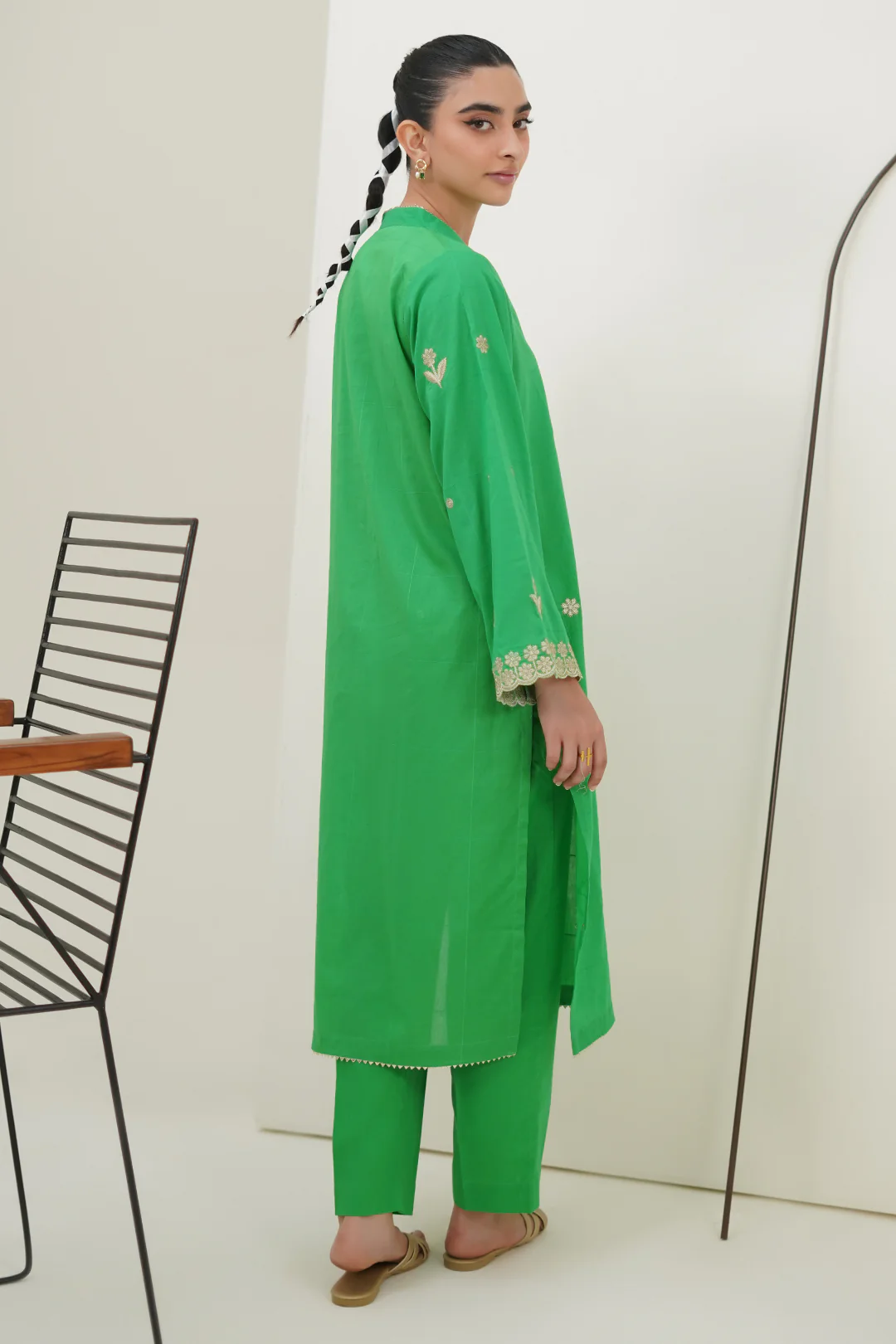 Embroidered Kurta Trouser - 1933 - Image 5