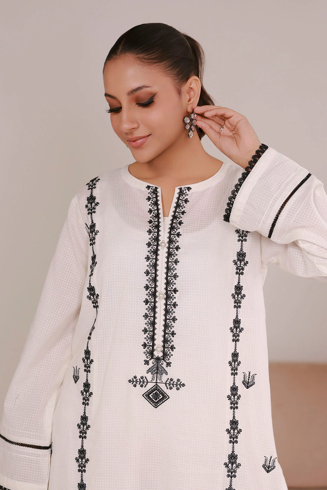 Embroidered Kurta Trouser - 2183 - Image 2