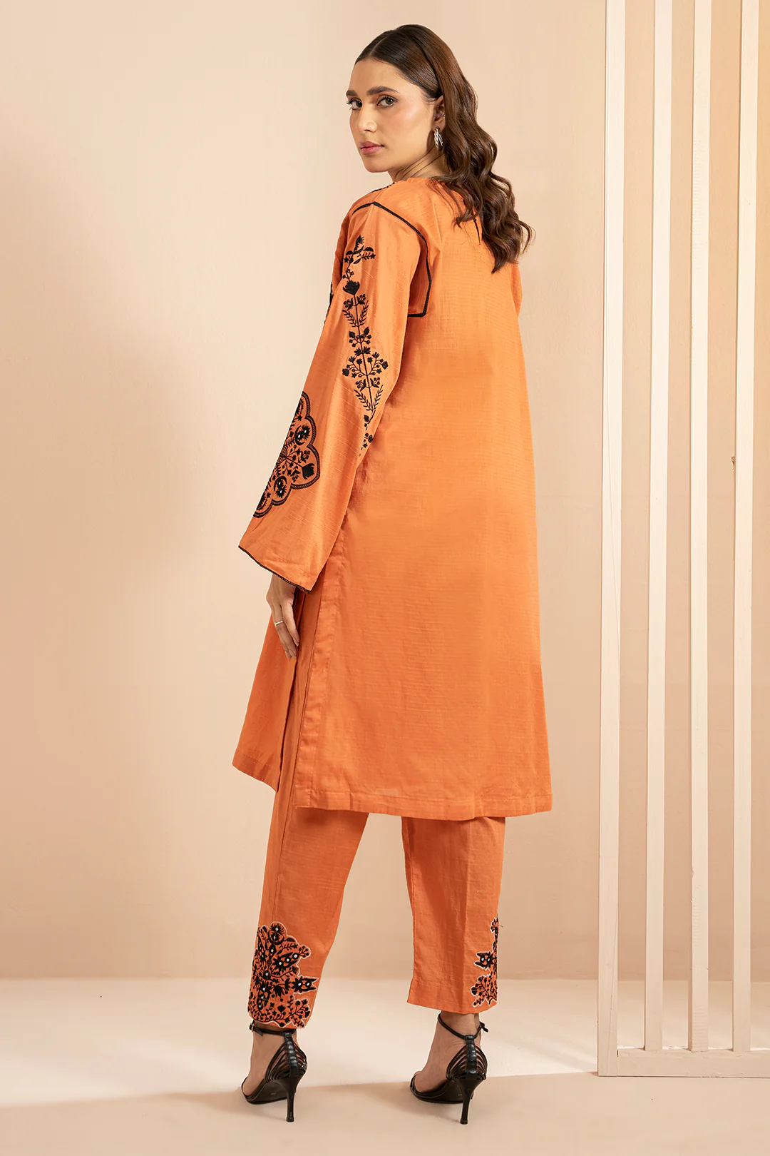 Embroidered Kurta Trouser - 2522 - Image 4