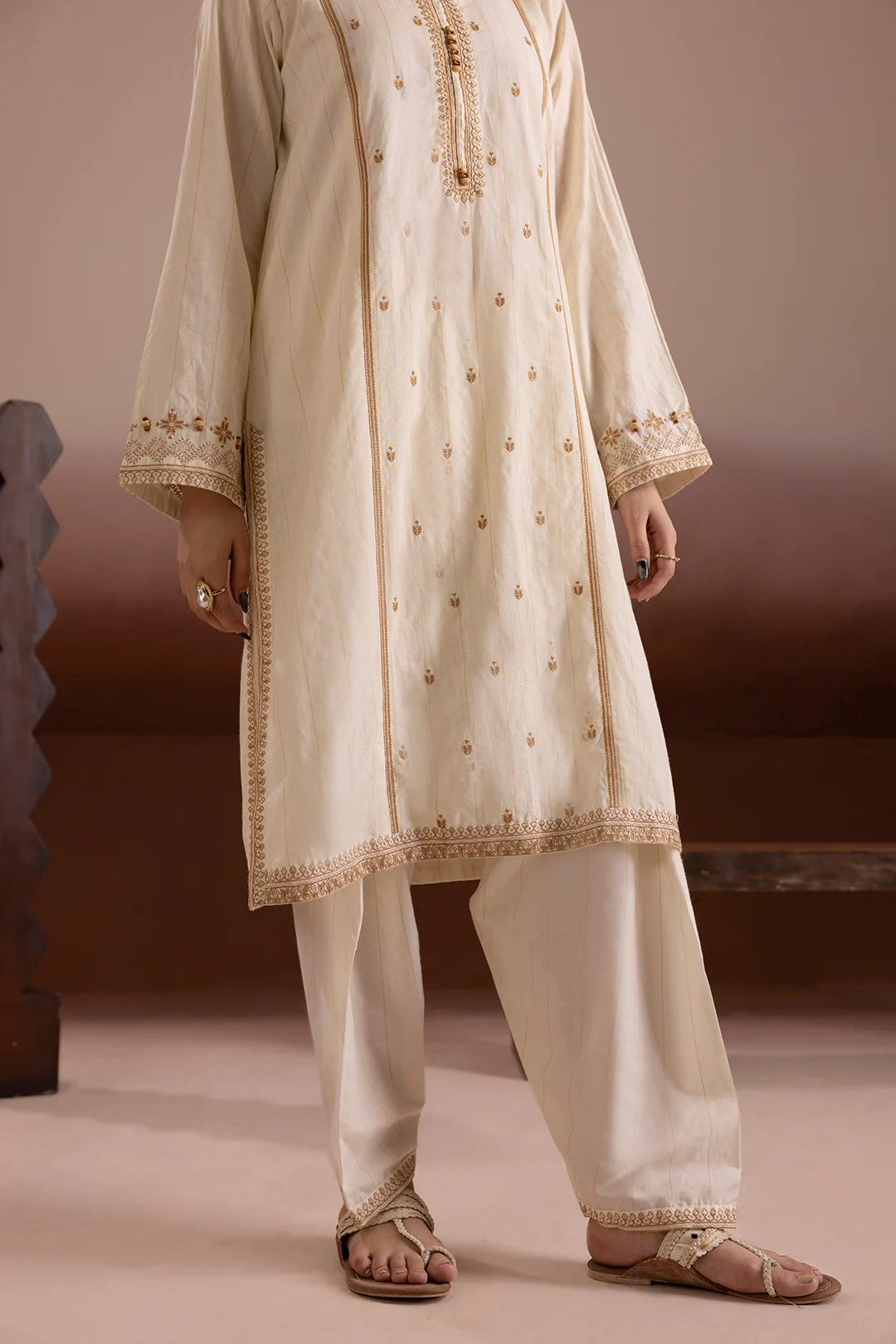 Embroidered Kurta Trouser - 2539 - Image 12