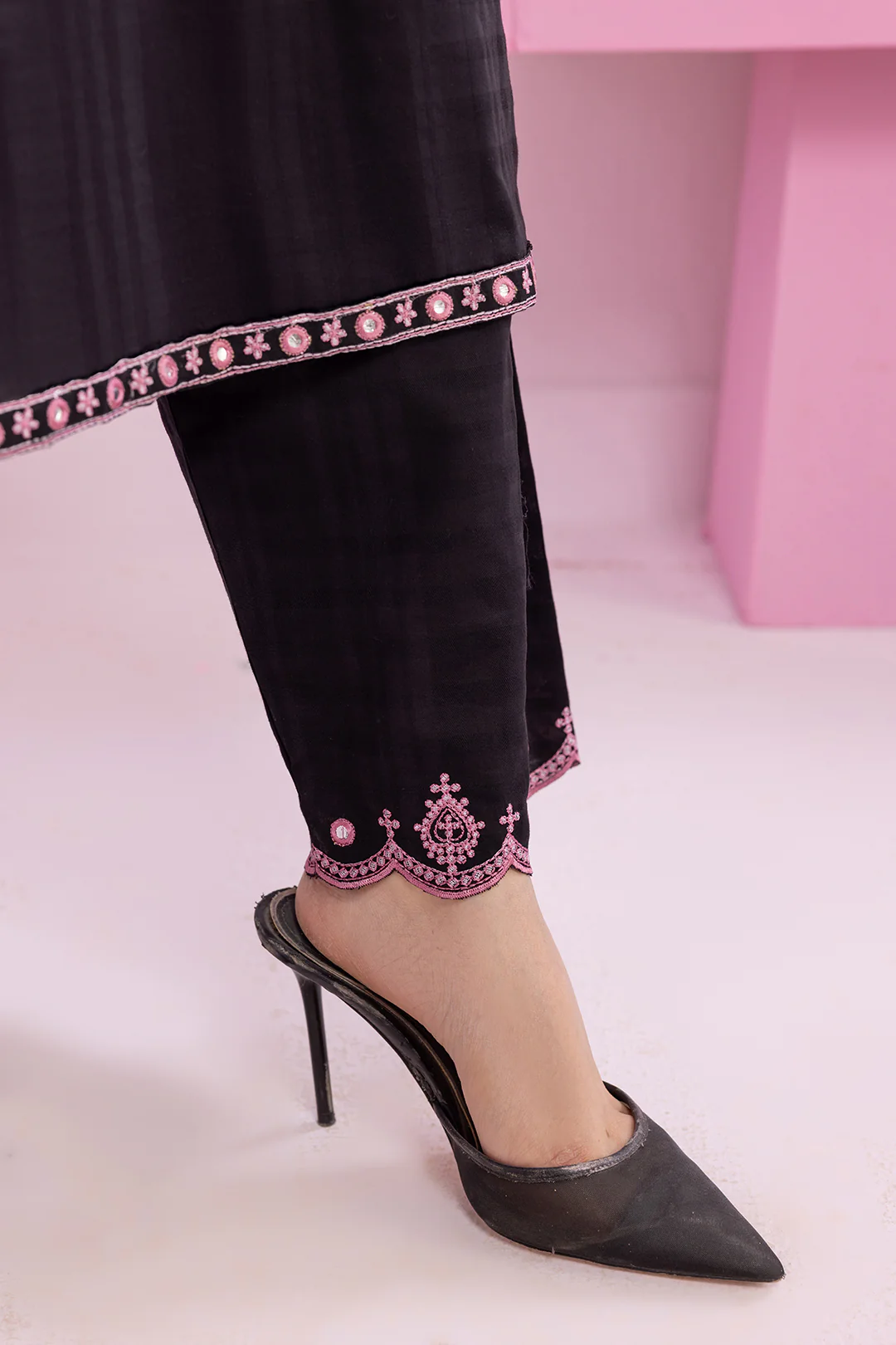 Embroidered Kurta Trouser - 2563 - Image 5
