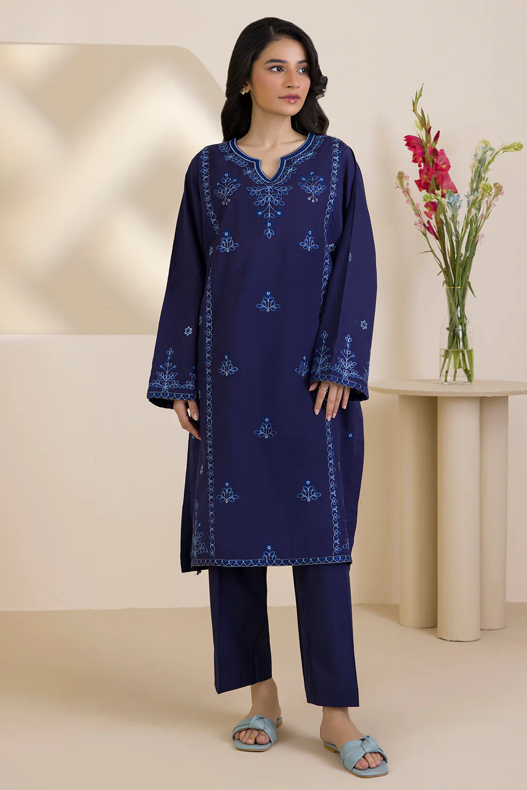 Embroidered Kurta Trouser - 2587 - Image 3