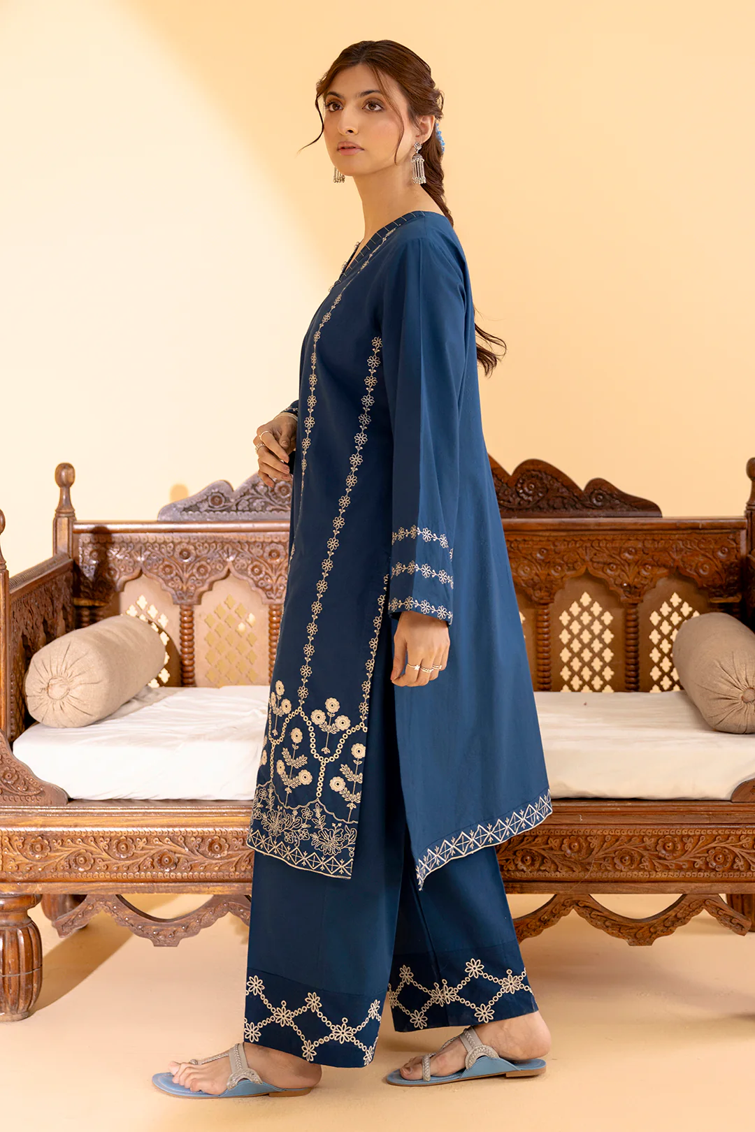 Embroidered Kurta Trouser - 2588 - Image 7
