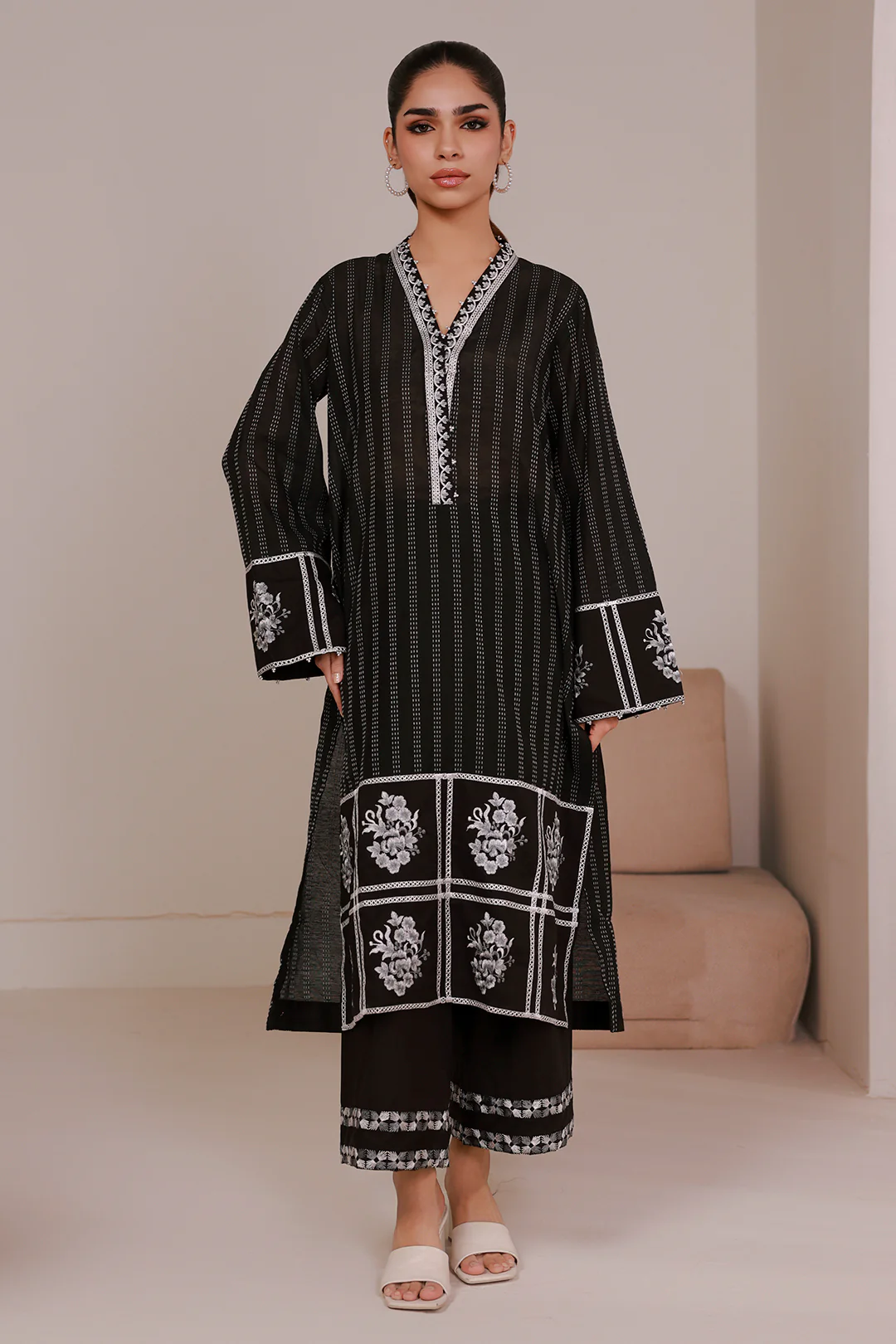 Embroidered Kurta Trouser - 2823 - Image 4