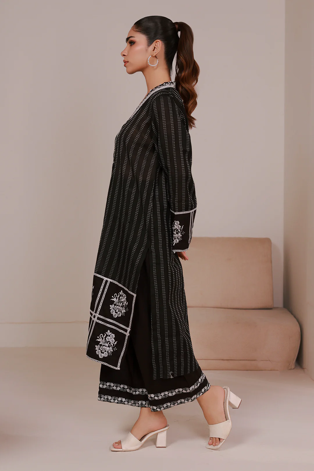 Embroidered Kurta Trouser - 2823 - Image 5