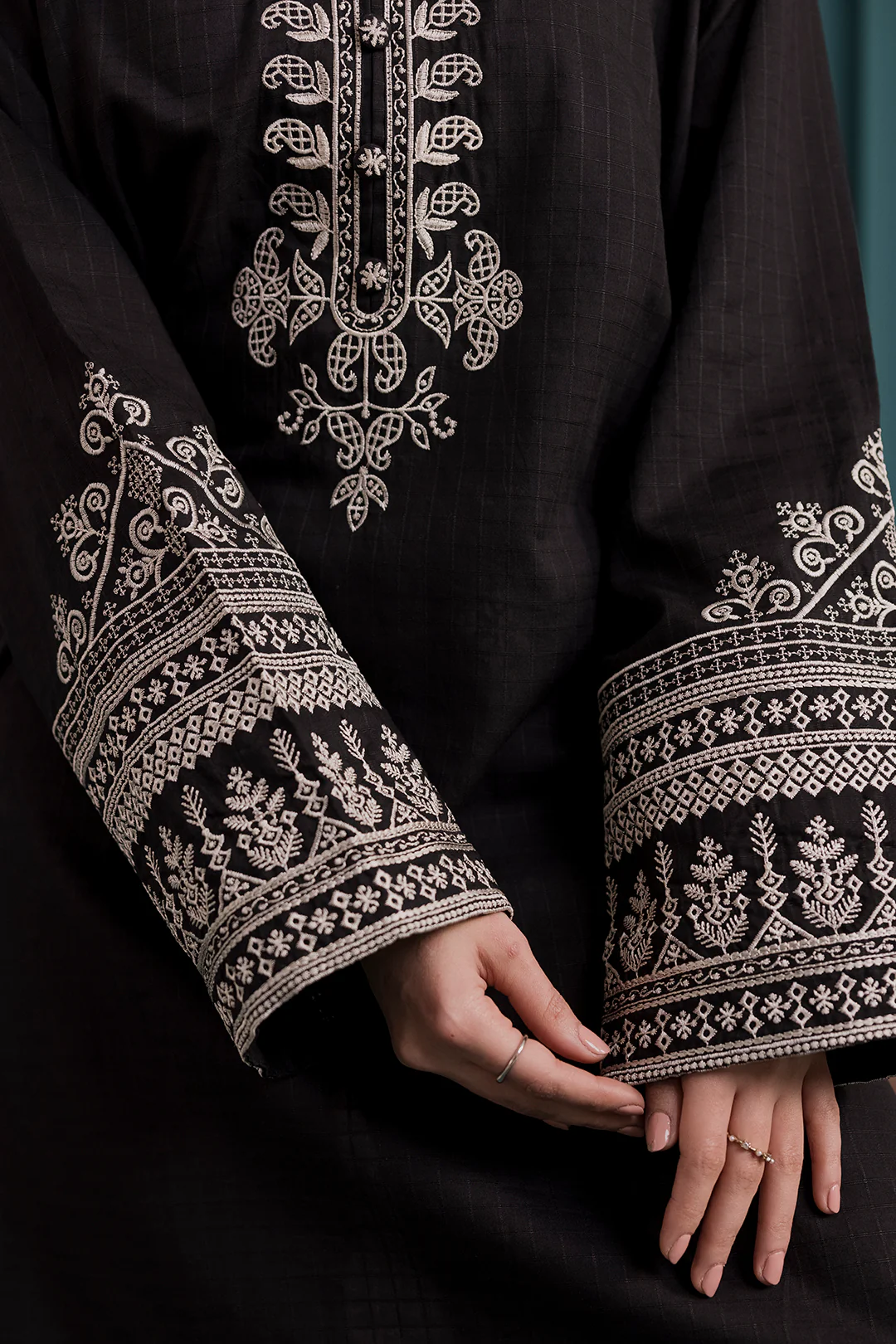 Embroidered Kurta Trouser - 2824 - Image 7