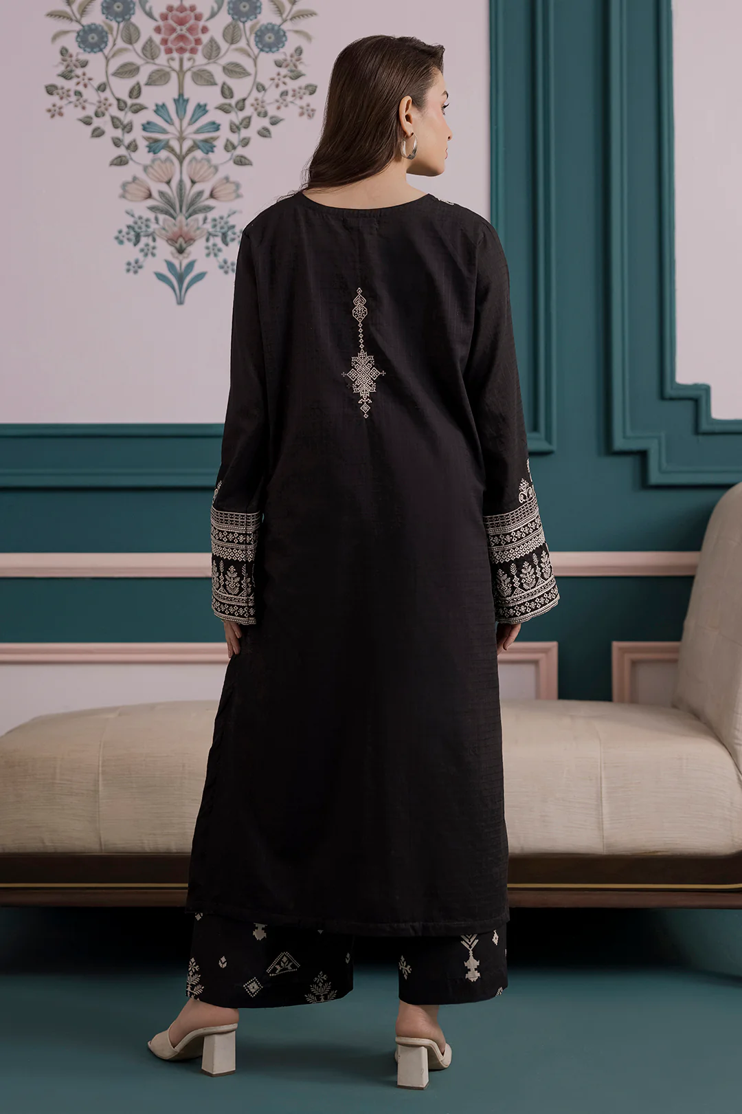 Embroidered Kurta Trouser - 2824 - Image 9