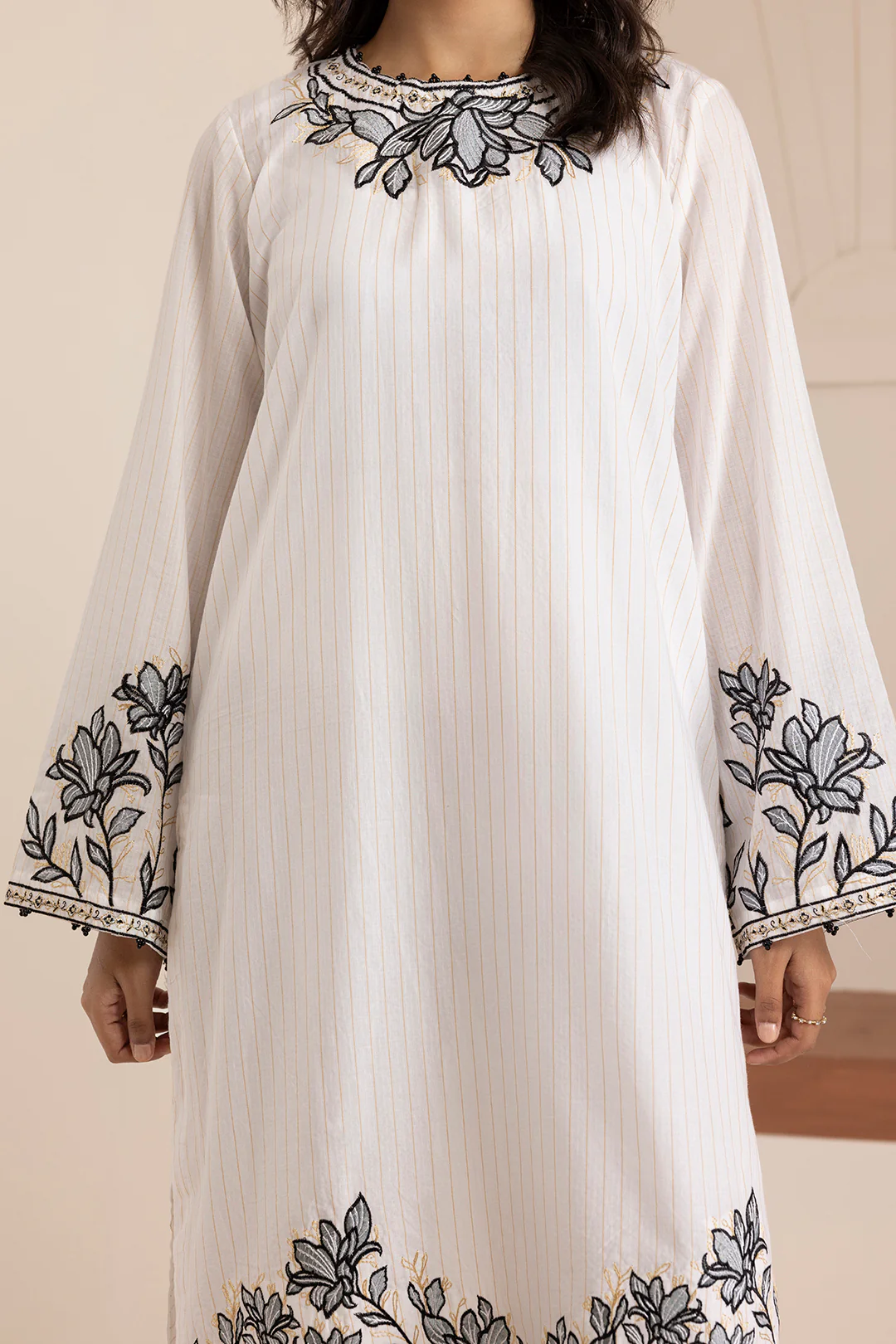 Embroidered Kurta Trouser - 2826 - Image 10