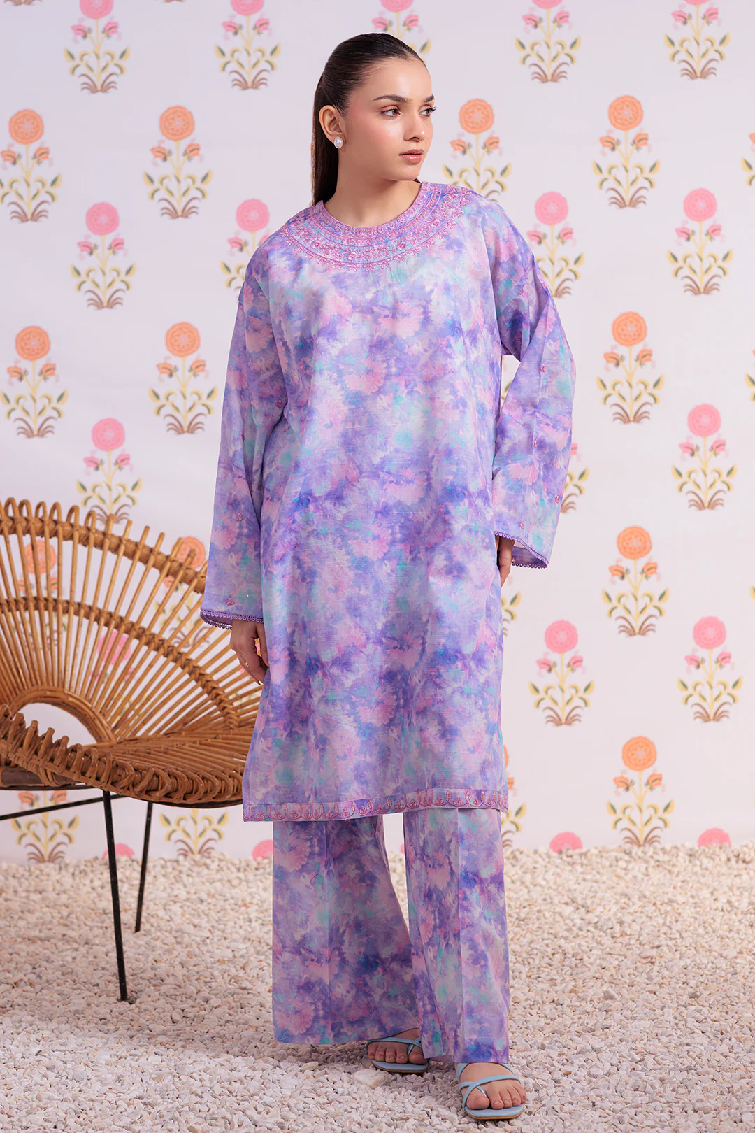 Embroidered Kurta Trouser - 3000