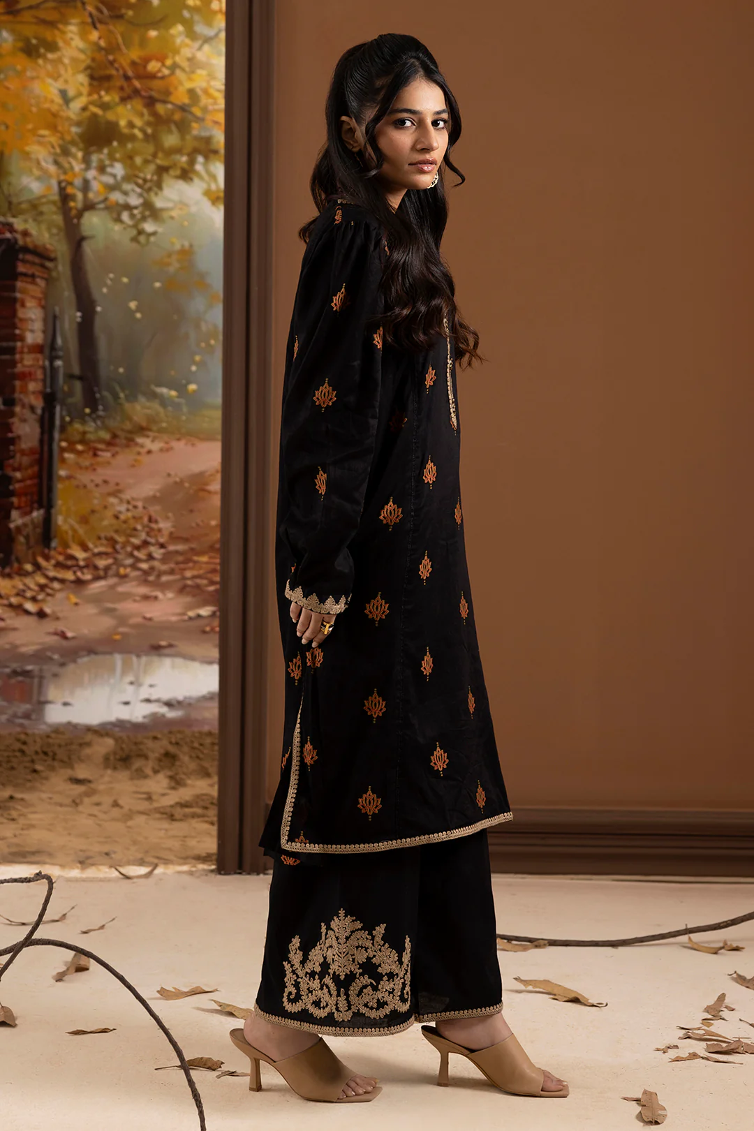 Embroidered Kurta Trouser - 3369 - Image 5