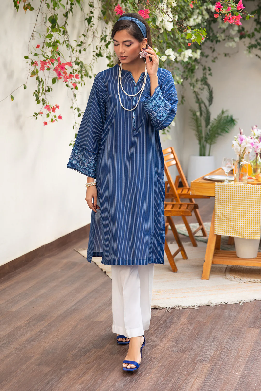 Embroidered Kurta - 1675 - Image 2