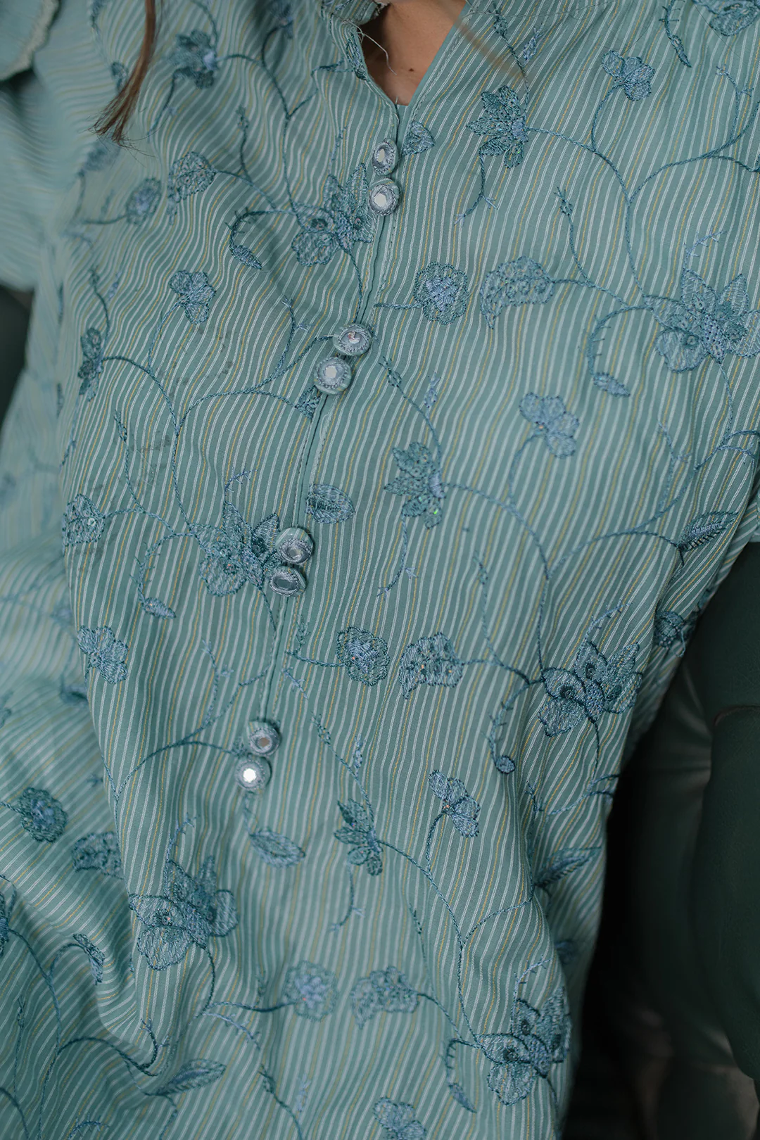 Embroidered Kurta - 1870 - Image 4