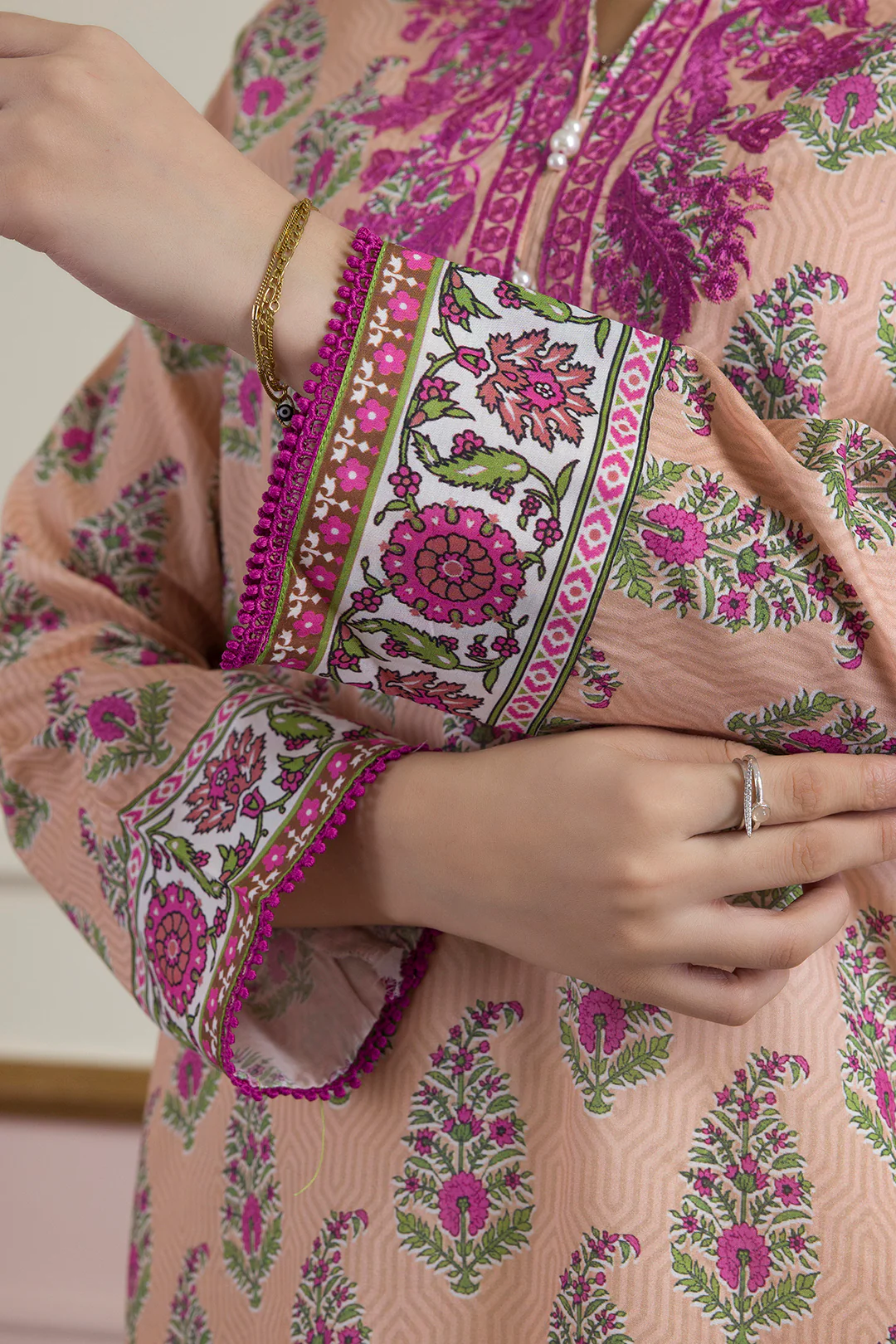 Embroidered Kurta - 1951 - Image 4