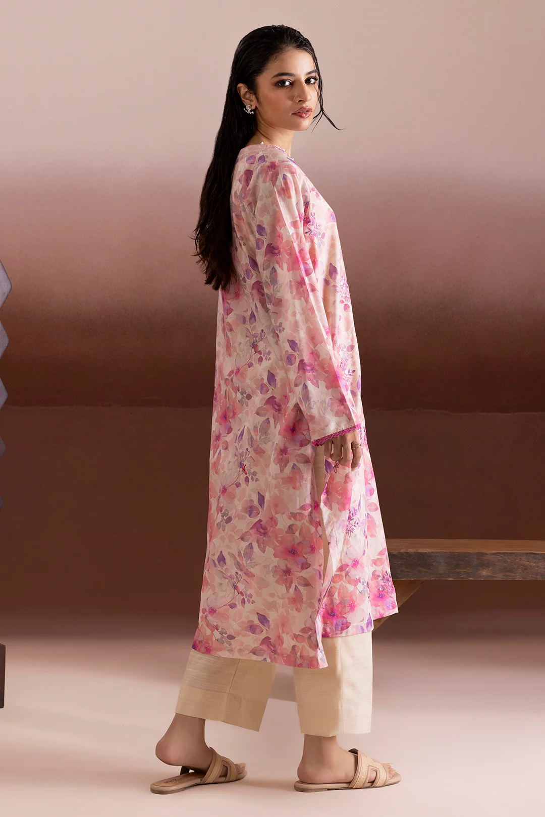 Embroidered Kurta - 2213 - Image 5