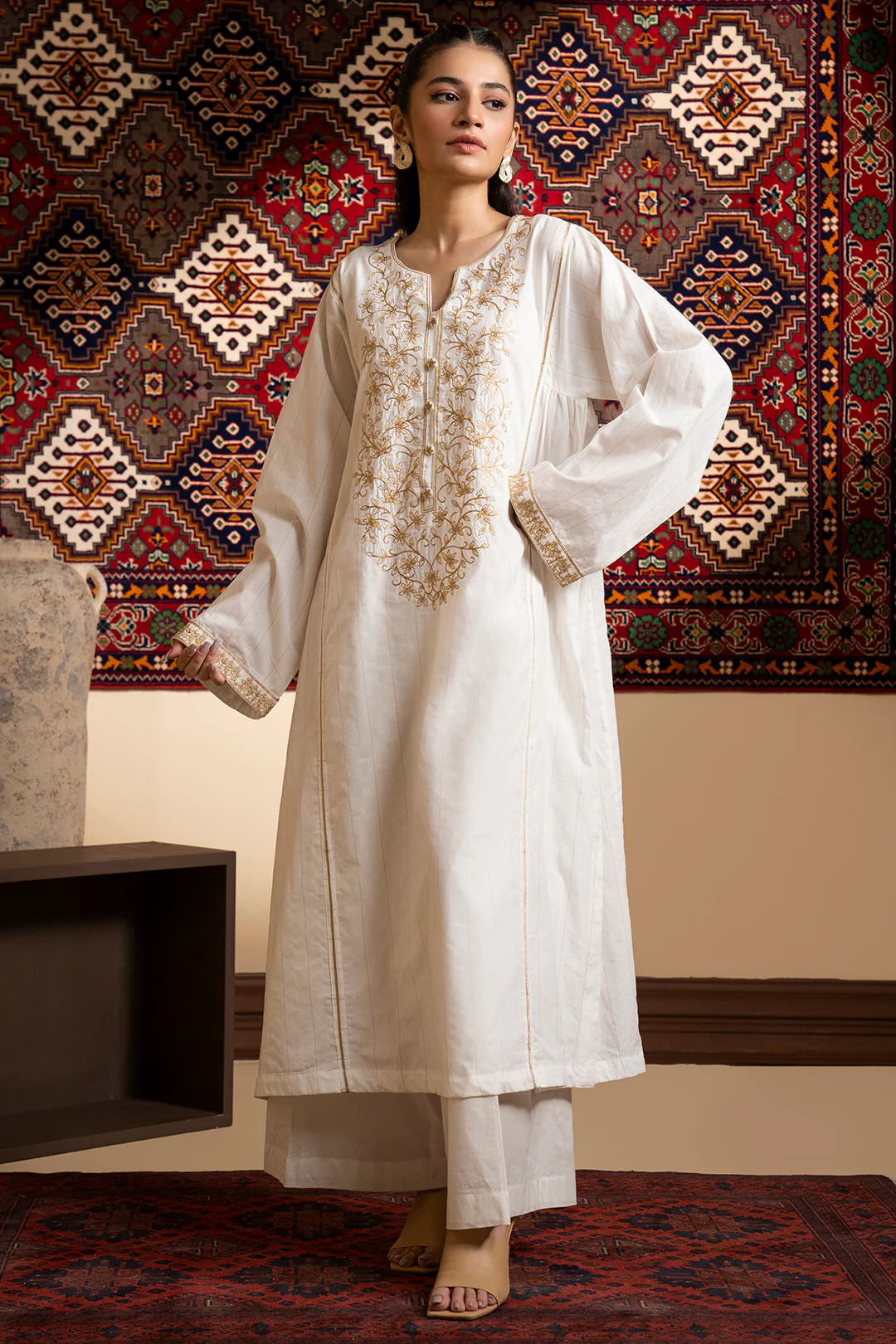 Embroidered Kurta - 2548 - Image 9