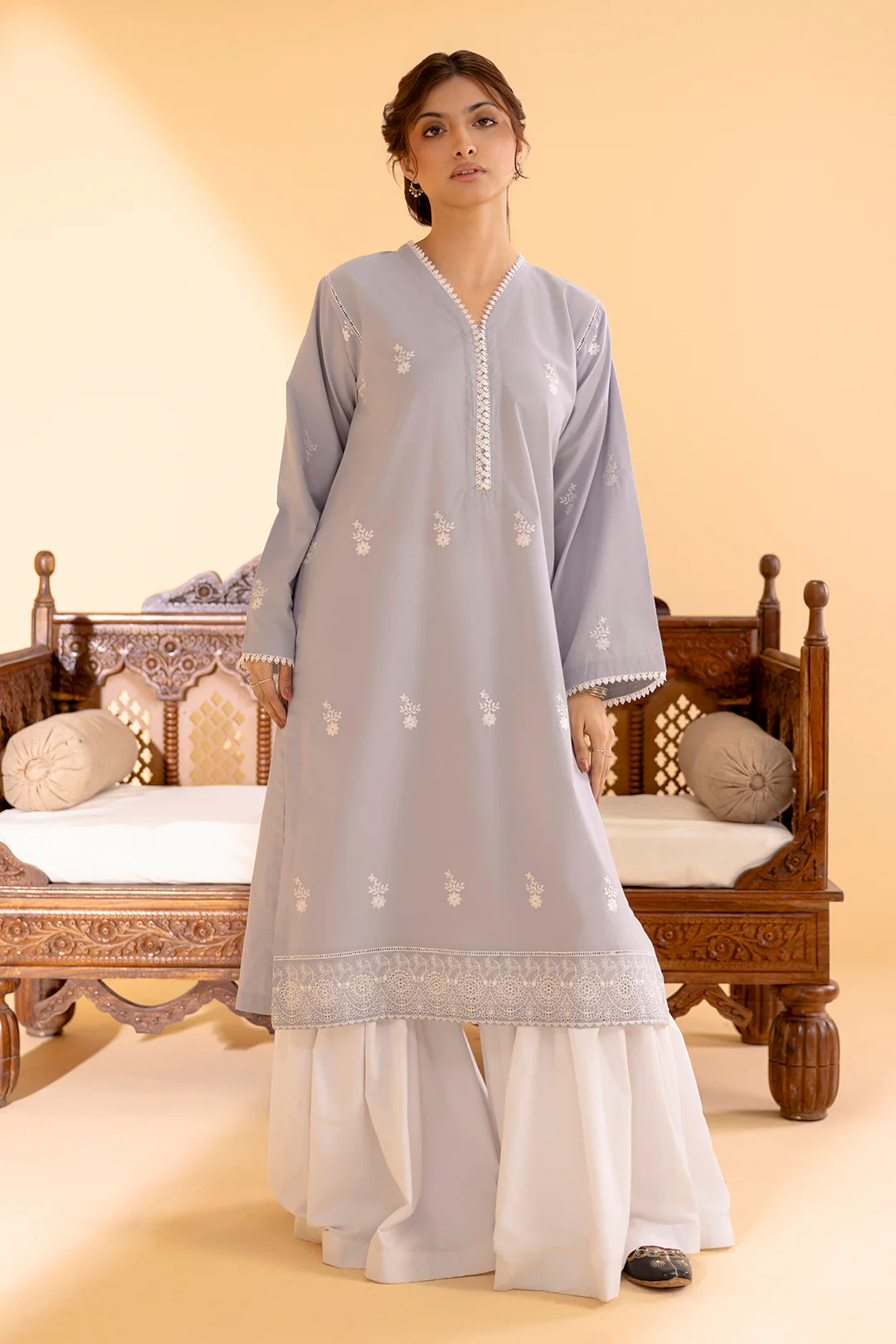 Embroidered Kurta - 2550 - Image 3