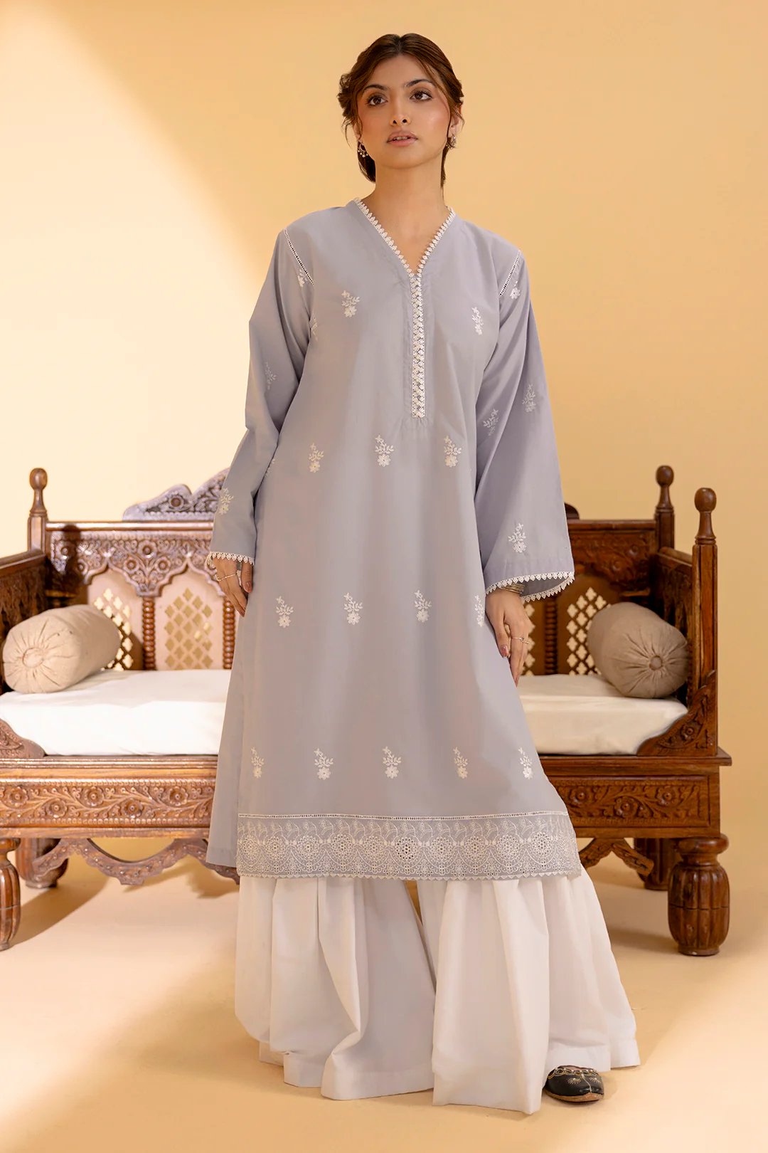 Embroidered Kurta - 2550 - Image 5