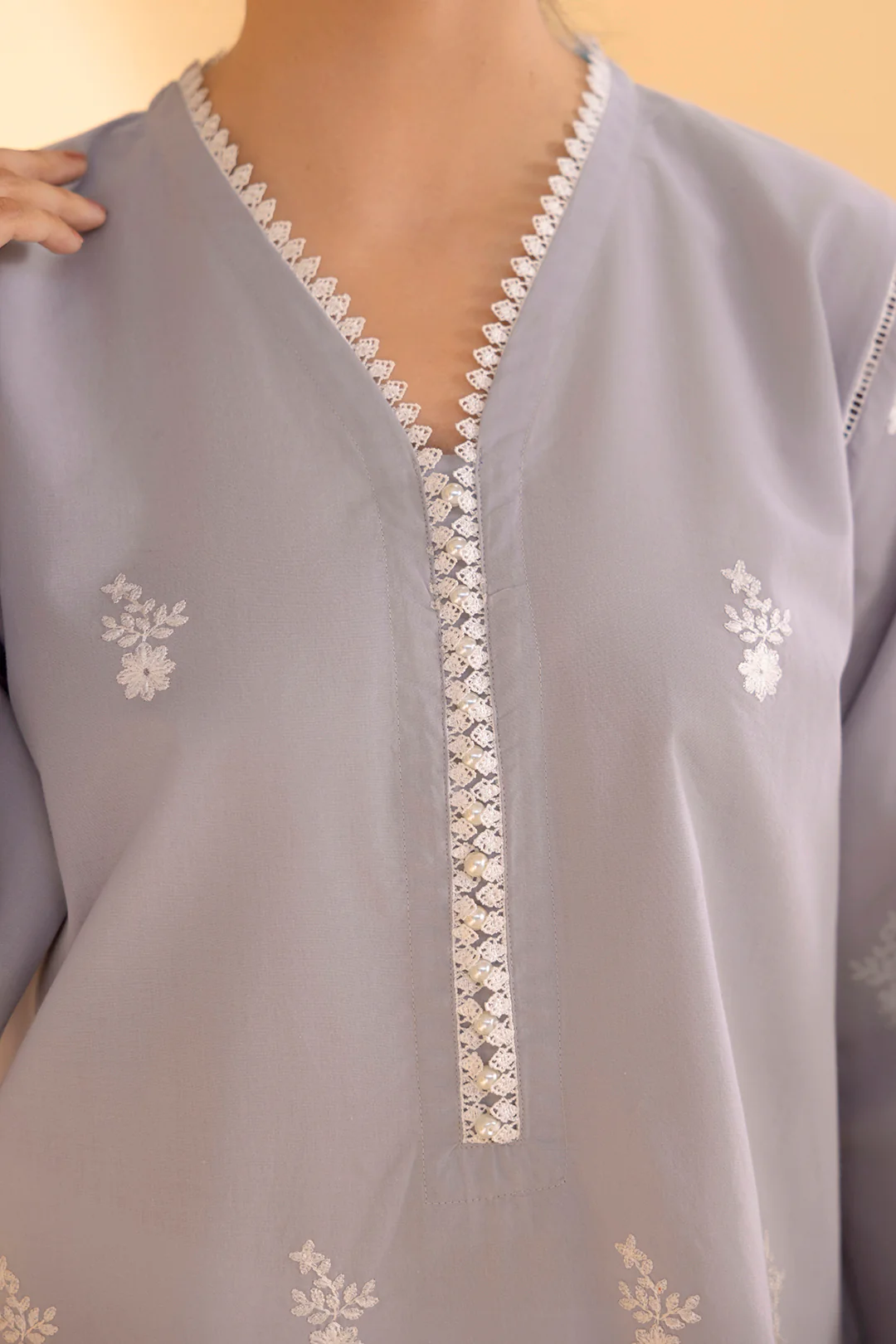Embroidered Kurta - 2550 - Image 7