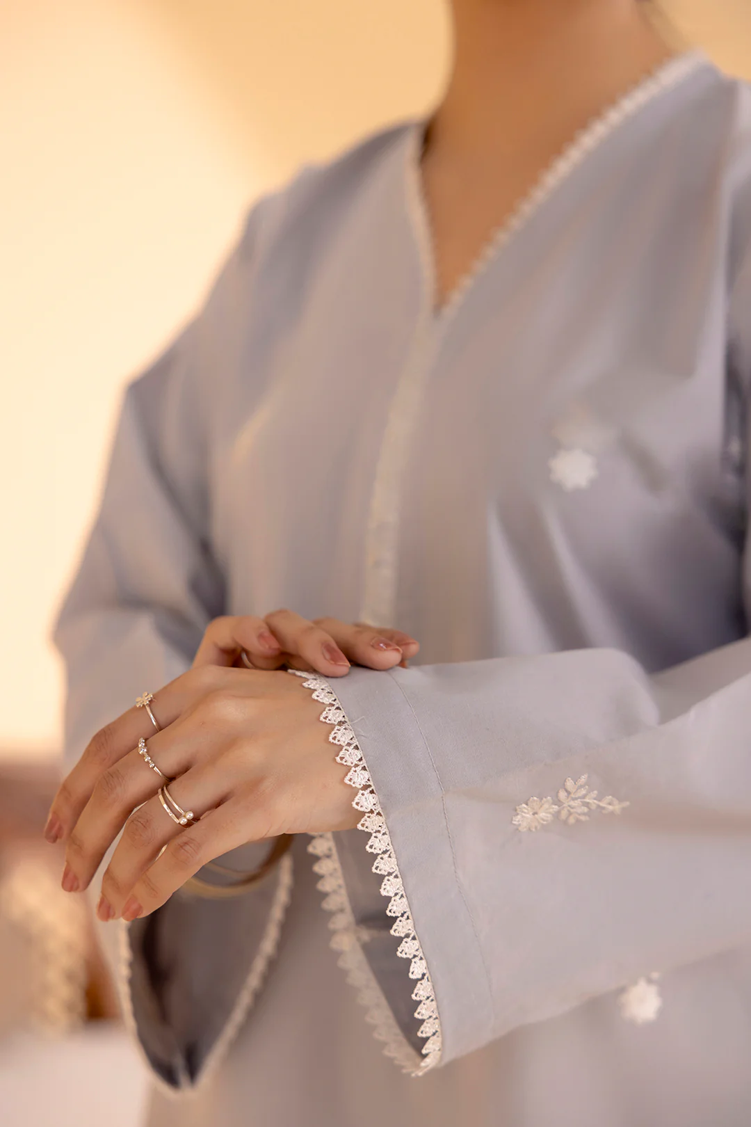 Embroidered Kurta - 2550 - Image 9