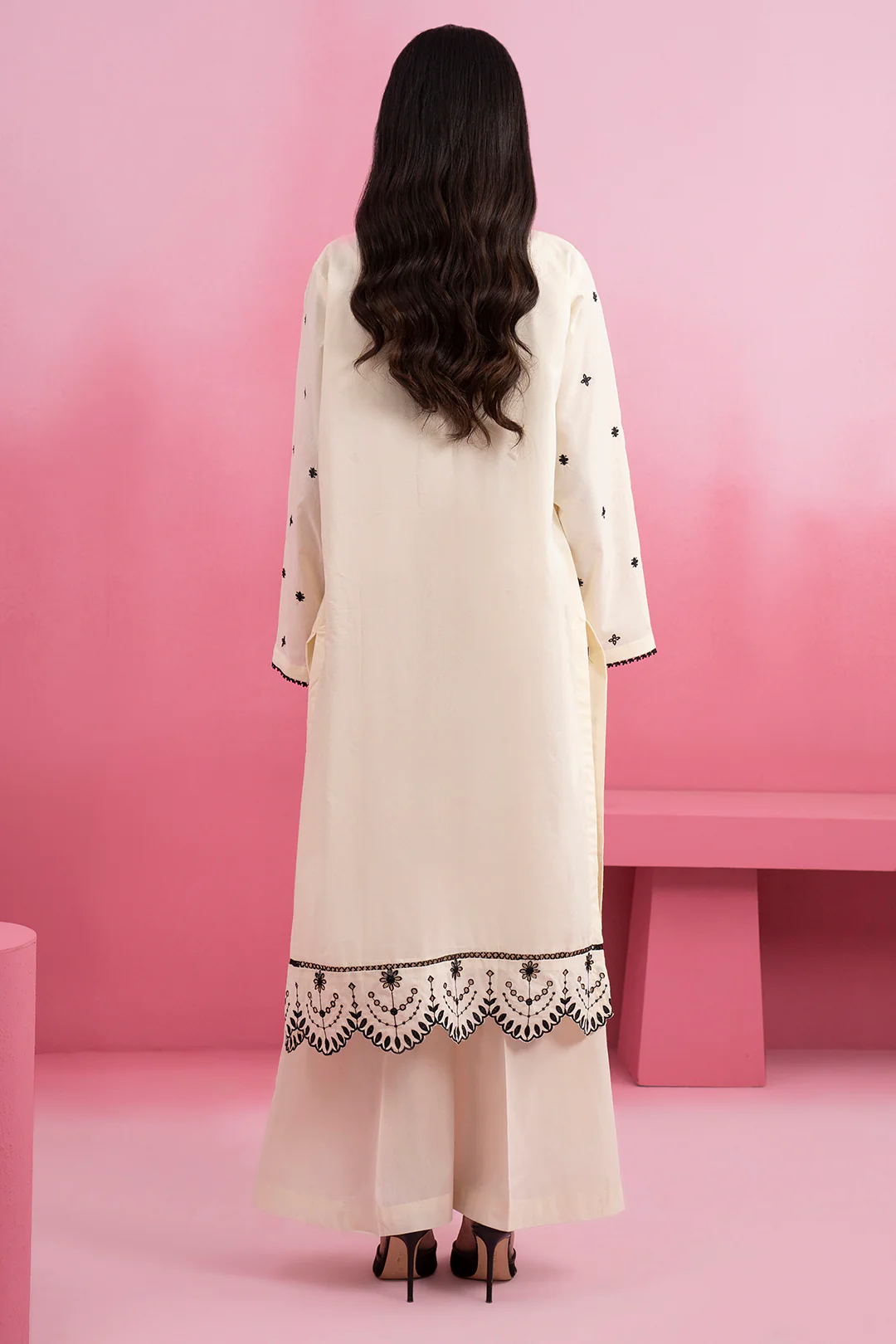 Embroidered Kurta - 2590 - Image 7