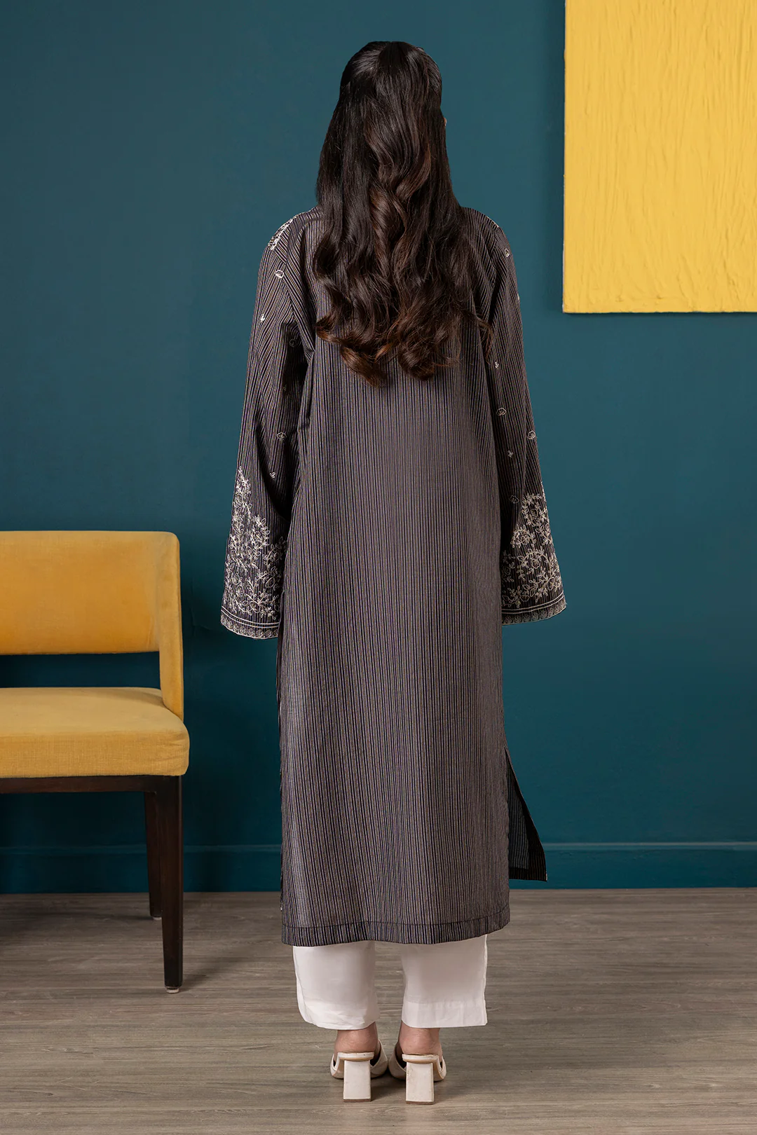 Embroidered Kurta - 2817 - Image 6